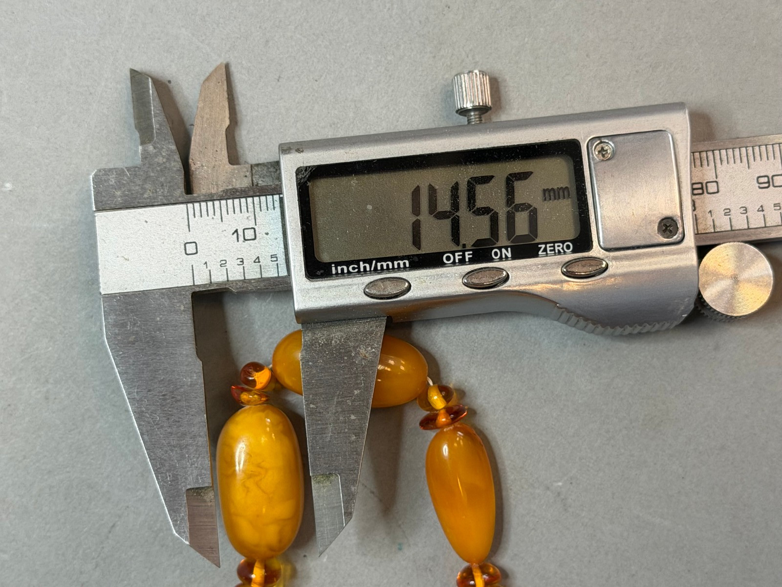 Vintage Baltic Butterscotch Amber Necklace Egg Yolk Honey Oval Beads 32.1g 60cm