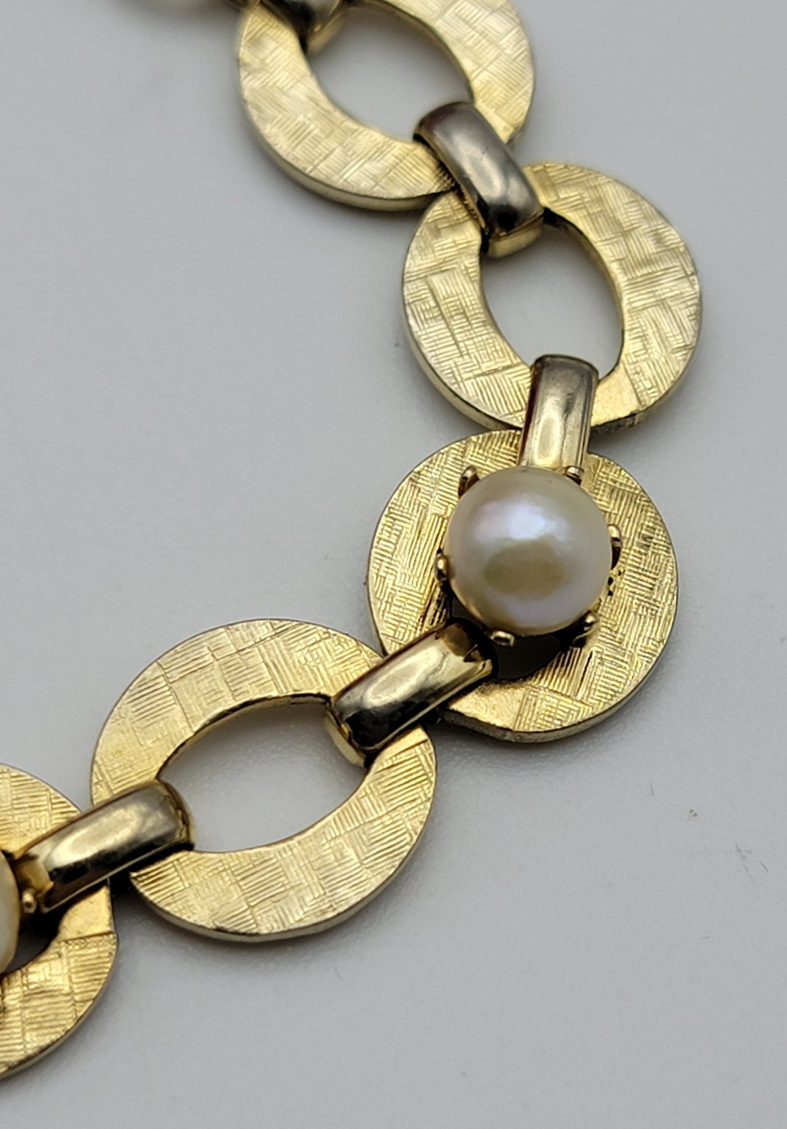 Vintage Gold Tone Pearl Charm Oval Chain Link Bracelet 7″ Fold Over Clasp