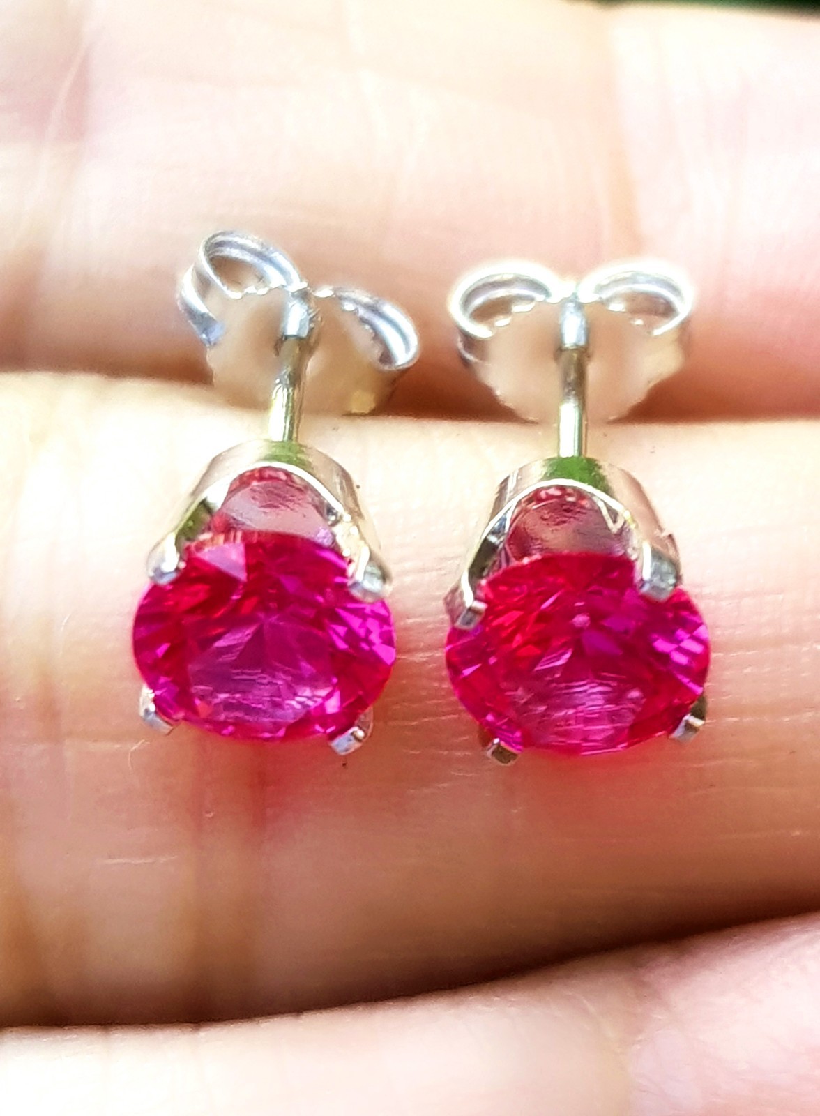 Natural Dark Pink Sapphire Solid 14K White Gold Studs Earrings. Sapphire Jewelry