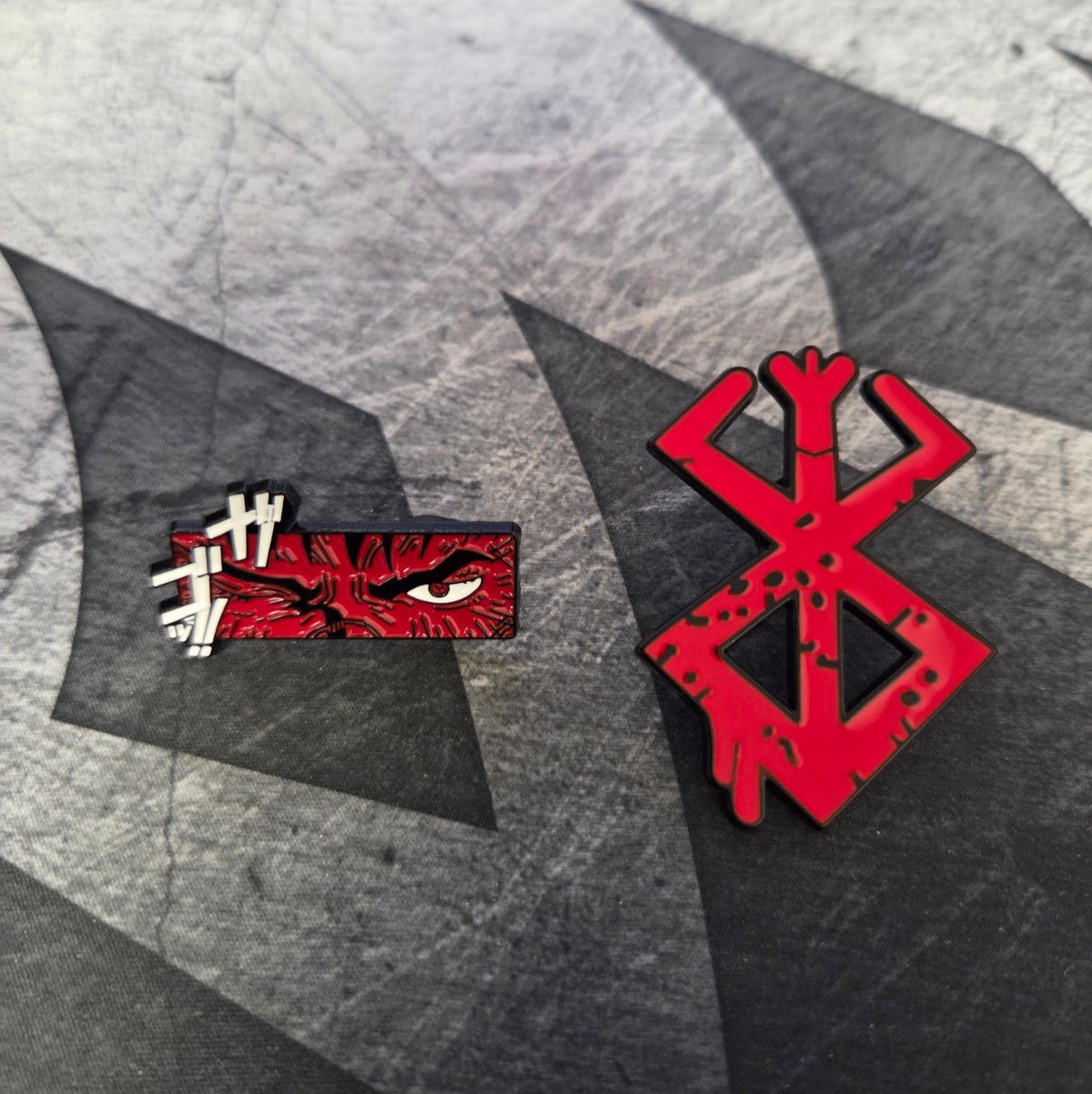 2-Pack Berserk Anime Manga Guts Face and Sacrifice Symbol Enamel Metal Pin NEW