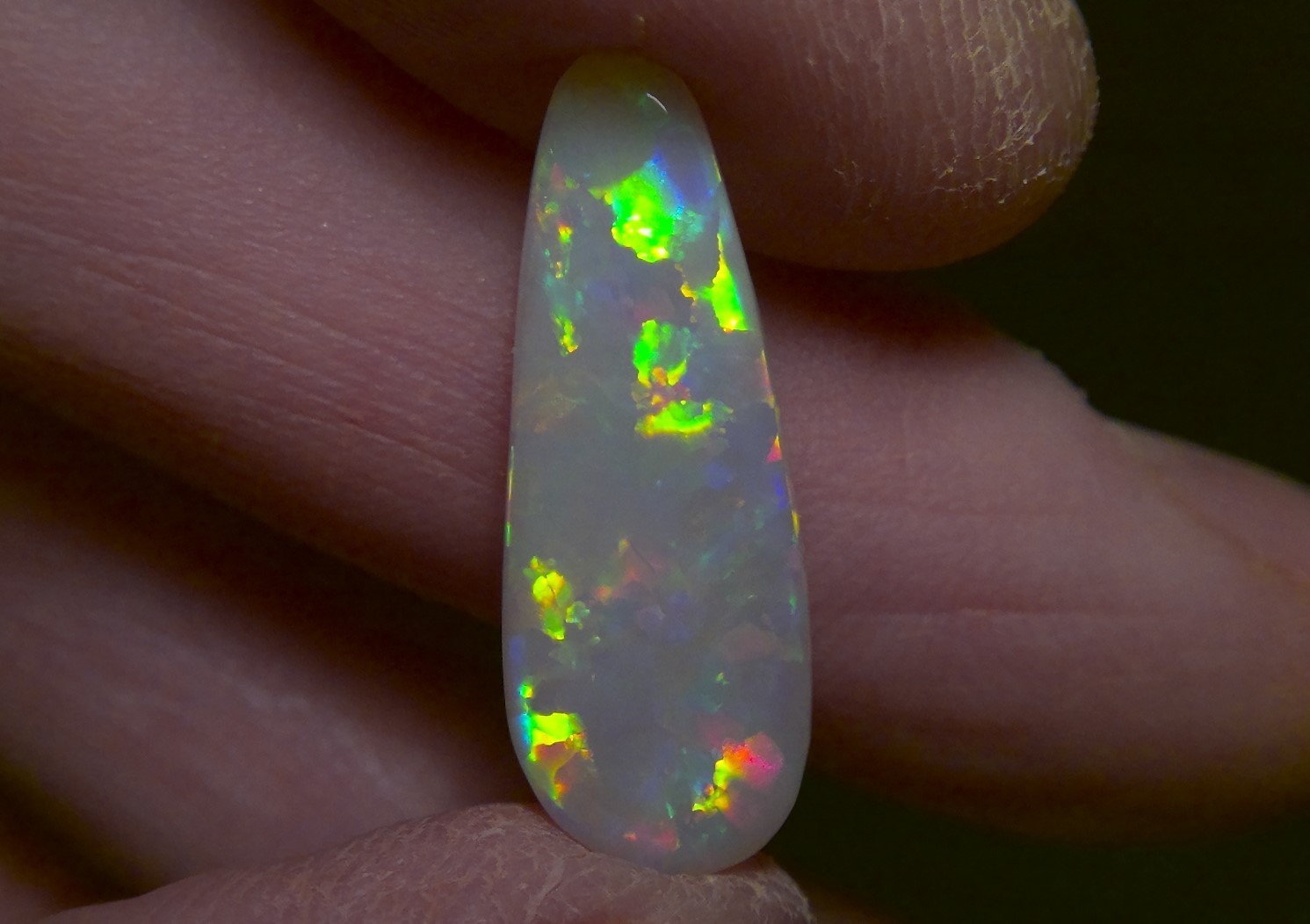 3.79cts Solid Lightning ridge opal, stunning rainbow fire & pattern *see video*