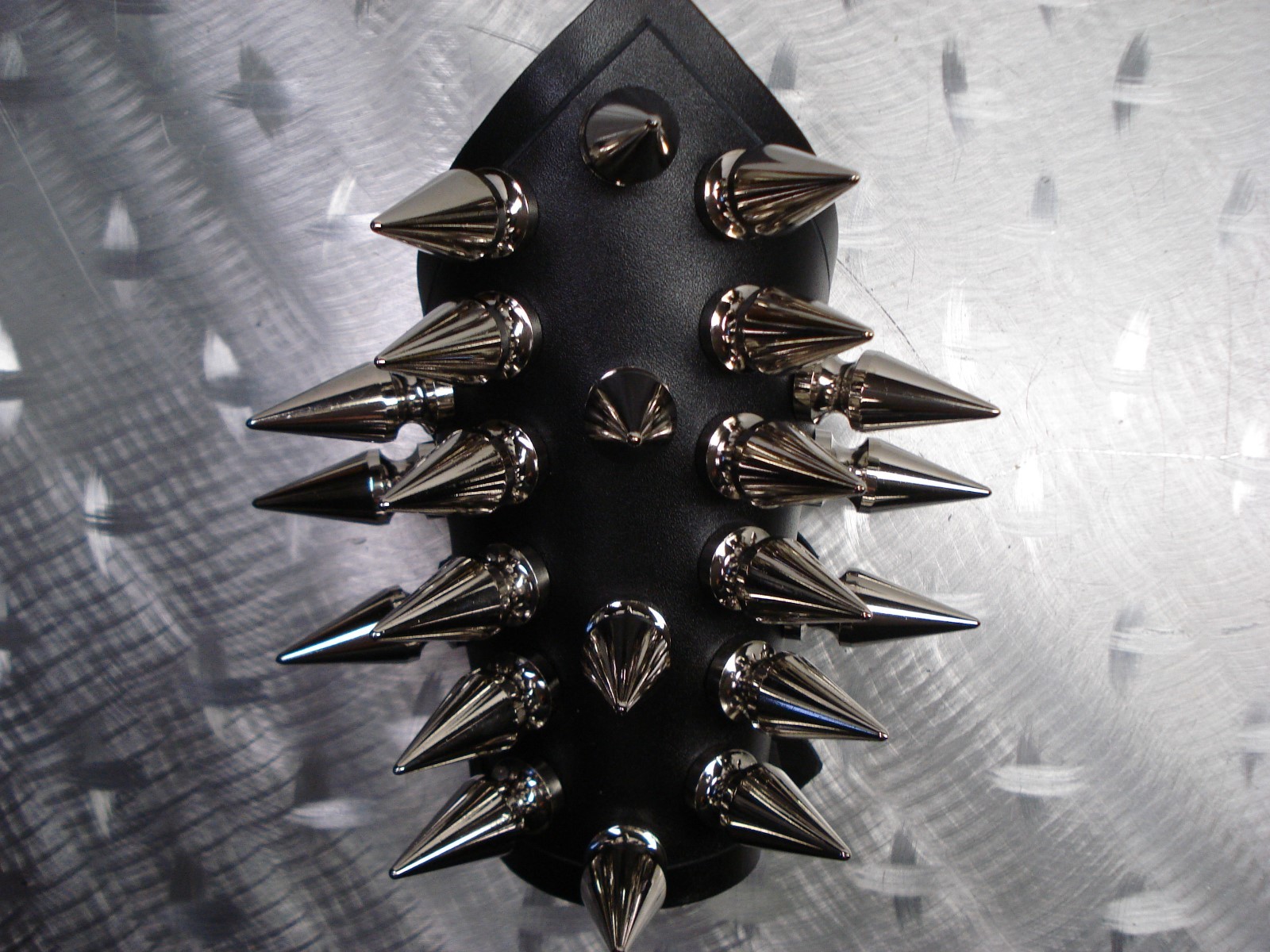 LEATHER GIANT SPIKED GAUNTLET. BLACK METAL… (MDLG0319)….. TEITAN BLOOD