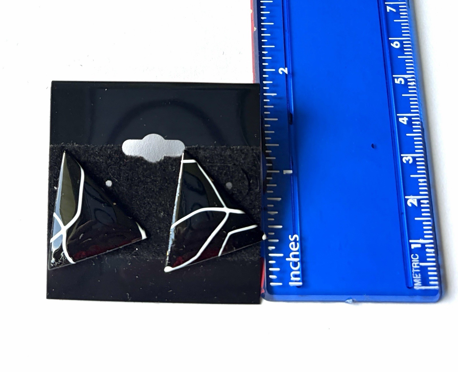 Vtg 1980s black triangle studs white crackle marble vein geometric new wave