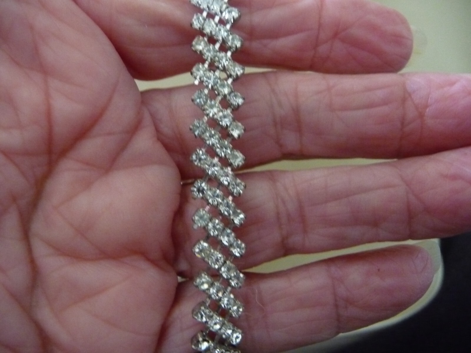 4 ROWS ZIG ZAG CLEAR RHINESTONE 3/8″ W x 6 1/2″ L BRACELET #8/27A