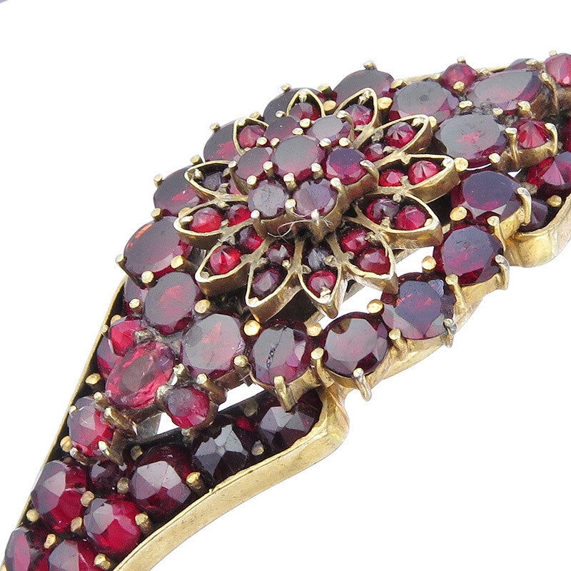 bangle garnets antique