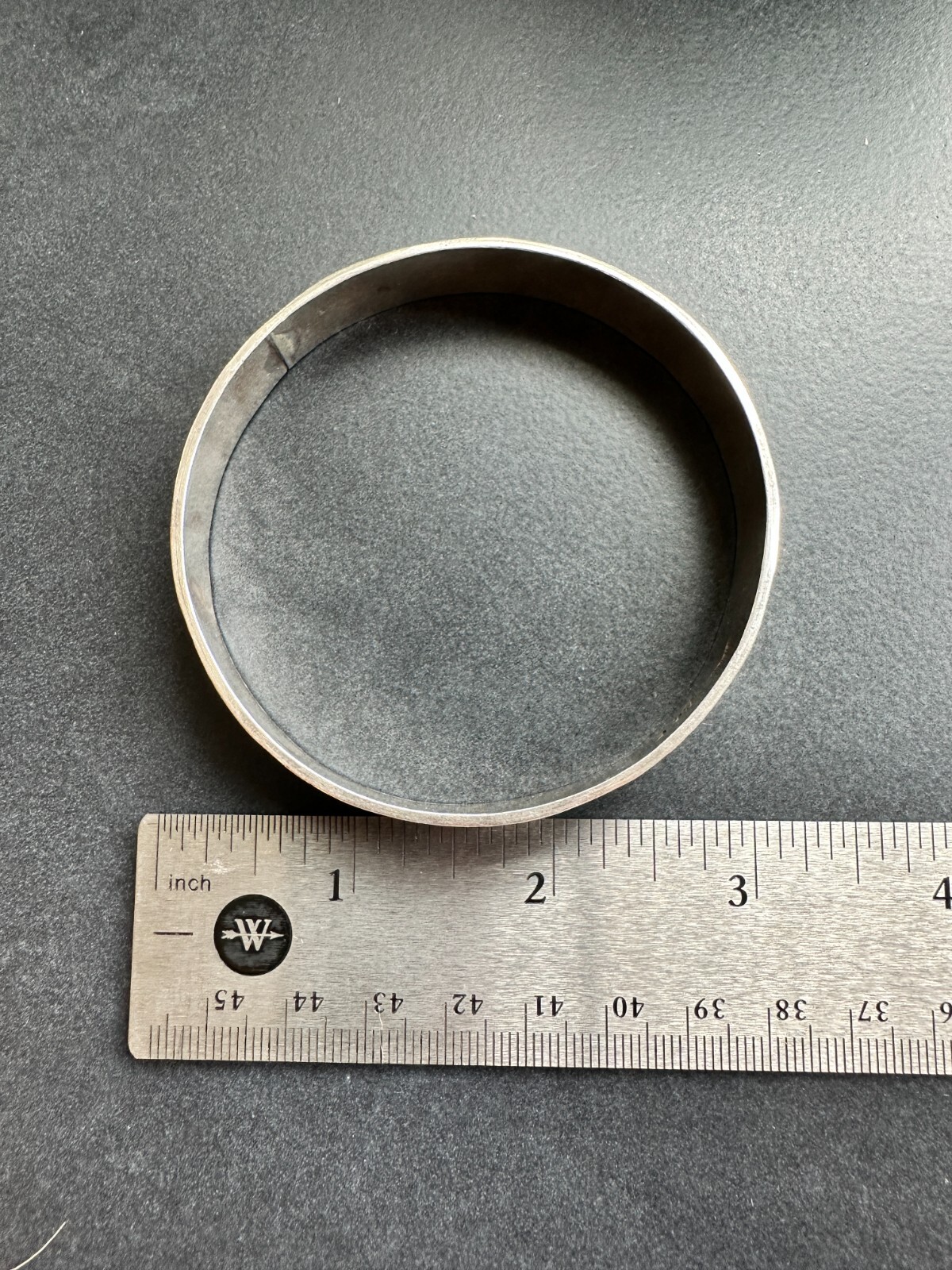 RARE Navajo FLOYD BECENTI Sterling Silver Traditional Storyteller Bangle Vintage
