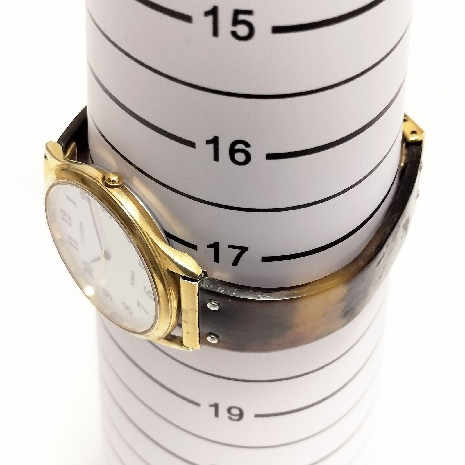 CITIZEN FORMA Round Case Gold Quartz Watch 33mm