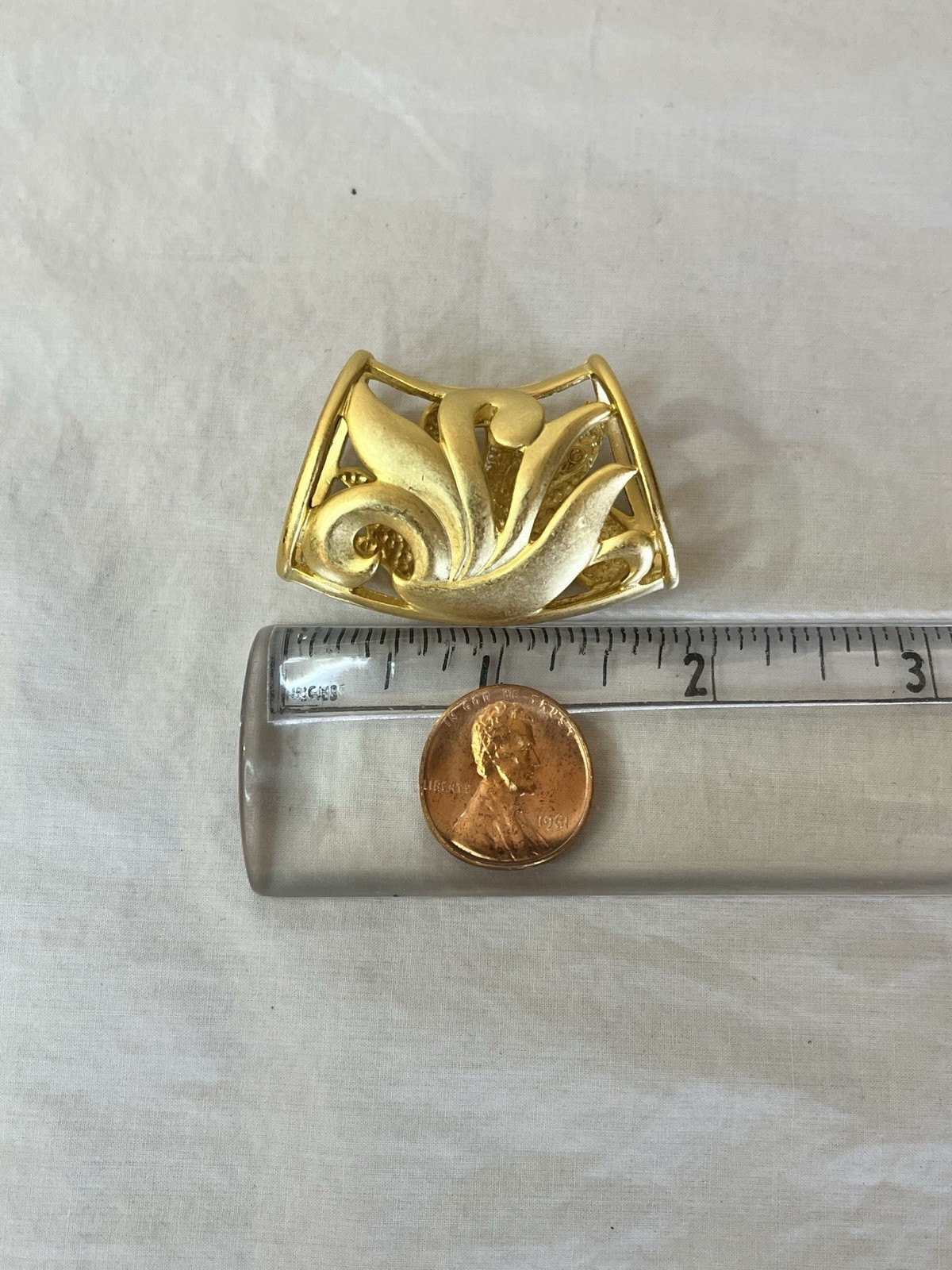 Vintage Scarf Slide Ring with Floral Design Gold Tone
