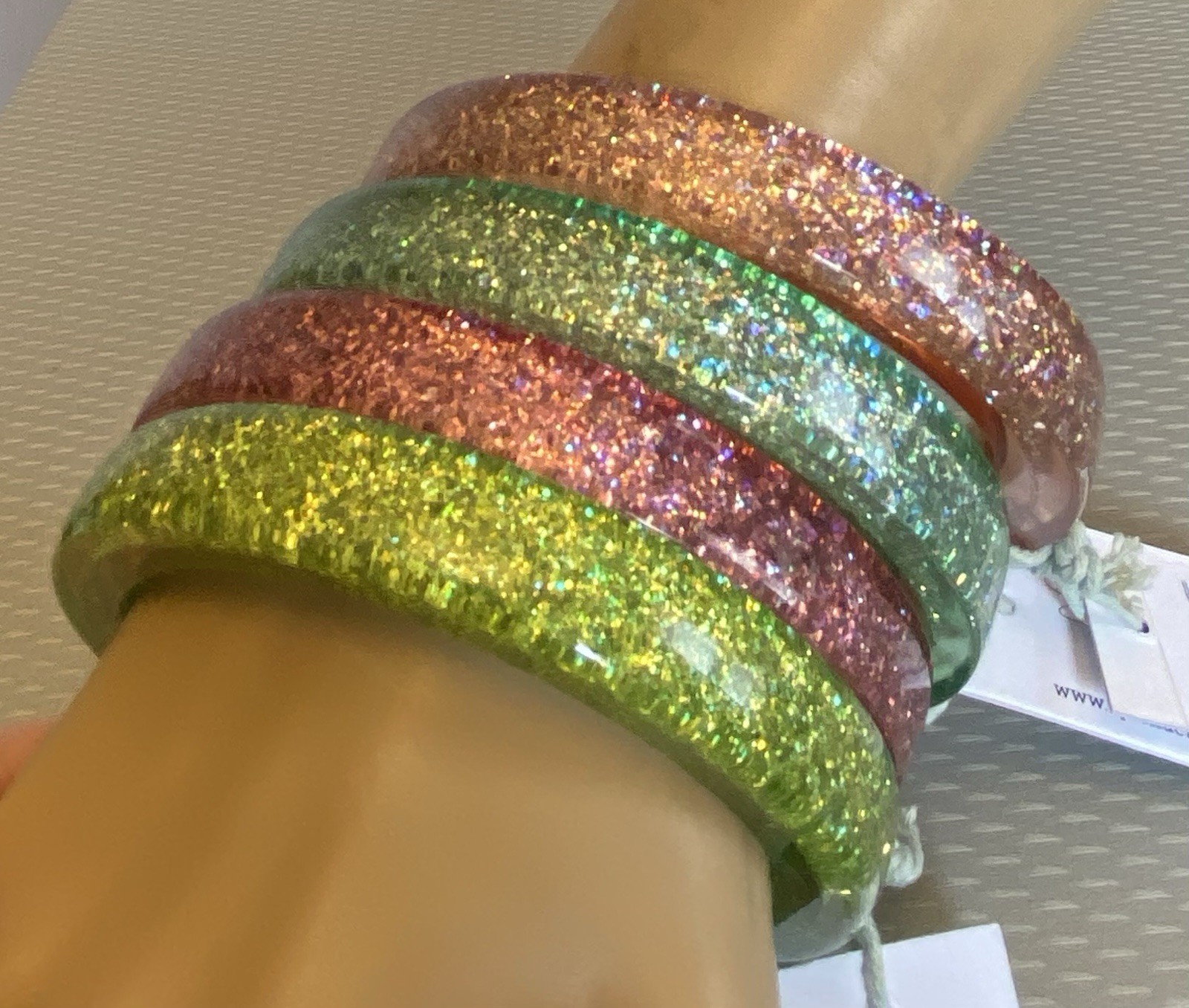 Bangle Set 4 Lucite Plastic Glam Glitter Duchess Pink Green Splendette w/tags 8″
