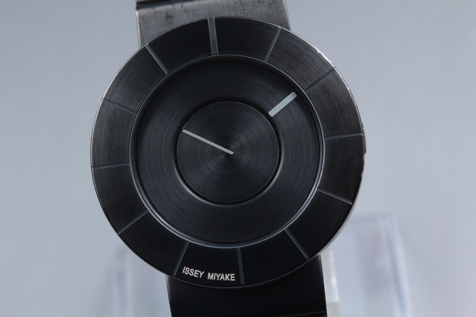 [Near MINT] ISSEY MIYAKE Tokujin Yoshioka designed Black Quartz Men’s Watch