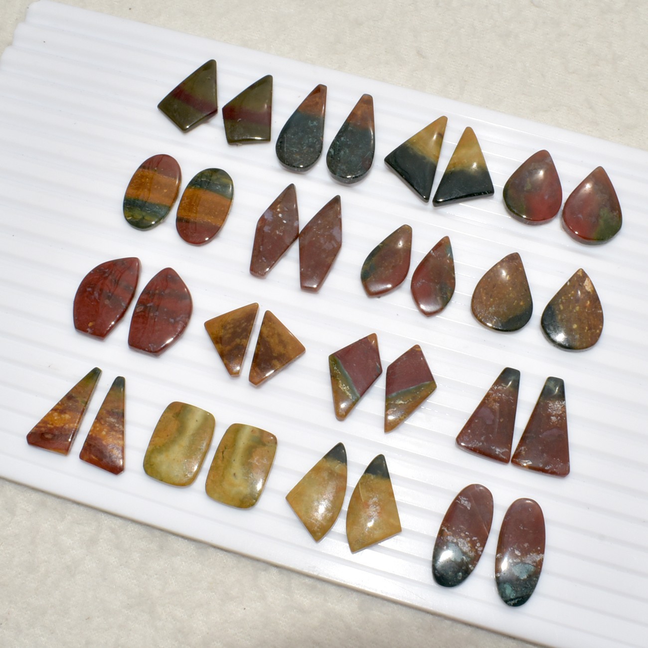 Natural Blood Stone Matching Pair Cabochon Loose Gemstone B366