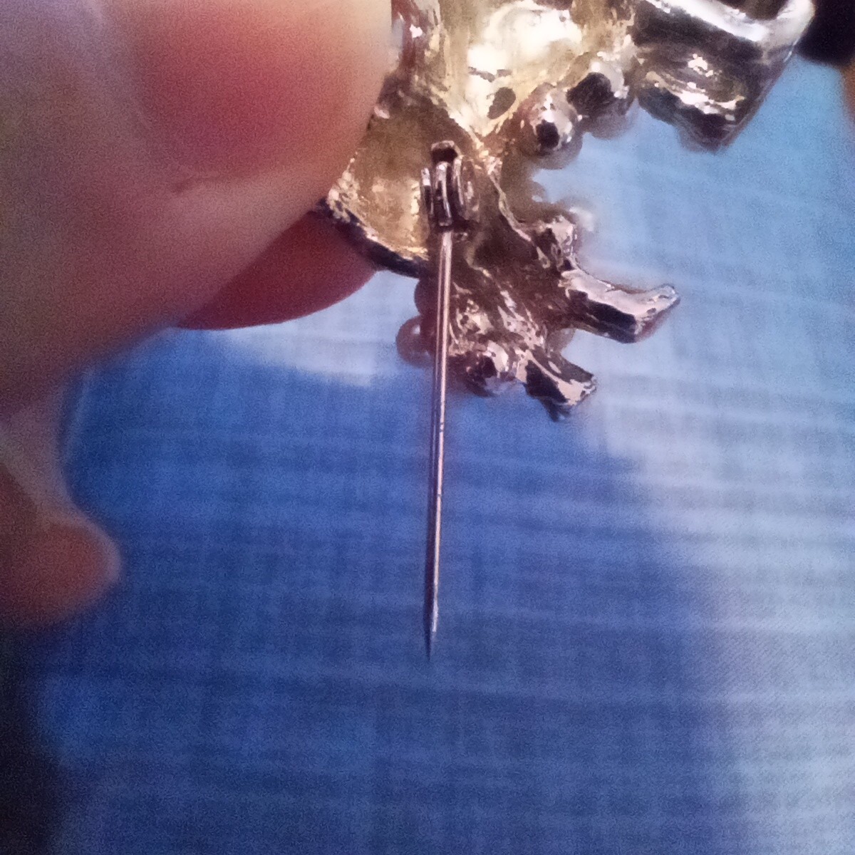 Poodle Brooch Costume Silver White Pearl & Glass Twist Clasp 1.25X1.25″ EUC