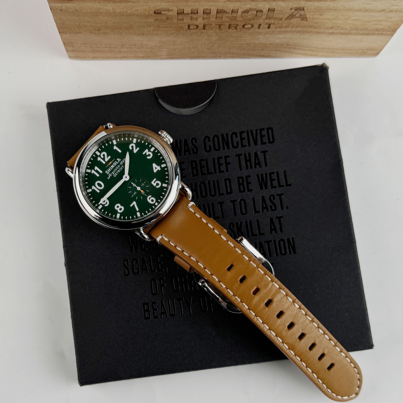 Shinola The Runwell Men’s 41mm with Tan Leather Strap Chronograph Quartz Watch
