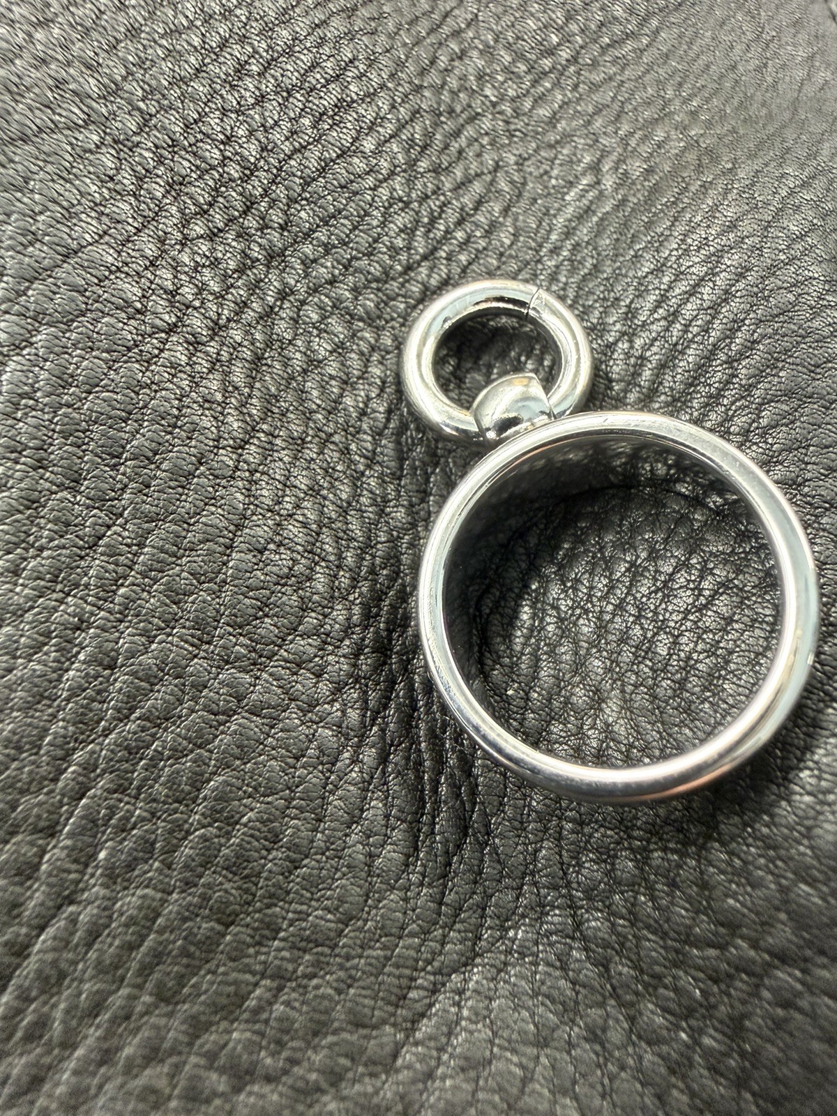QUATTROFORT Industrial Cyber Gothic O Ring Swivel Shackle Ring Steel Band 7