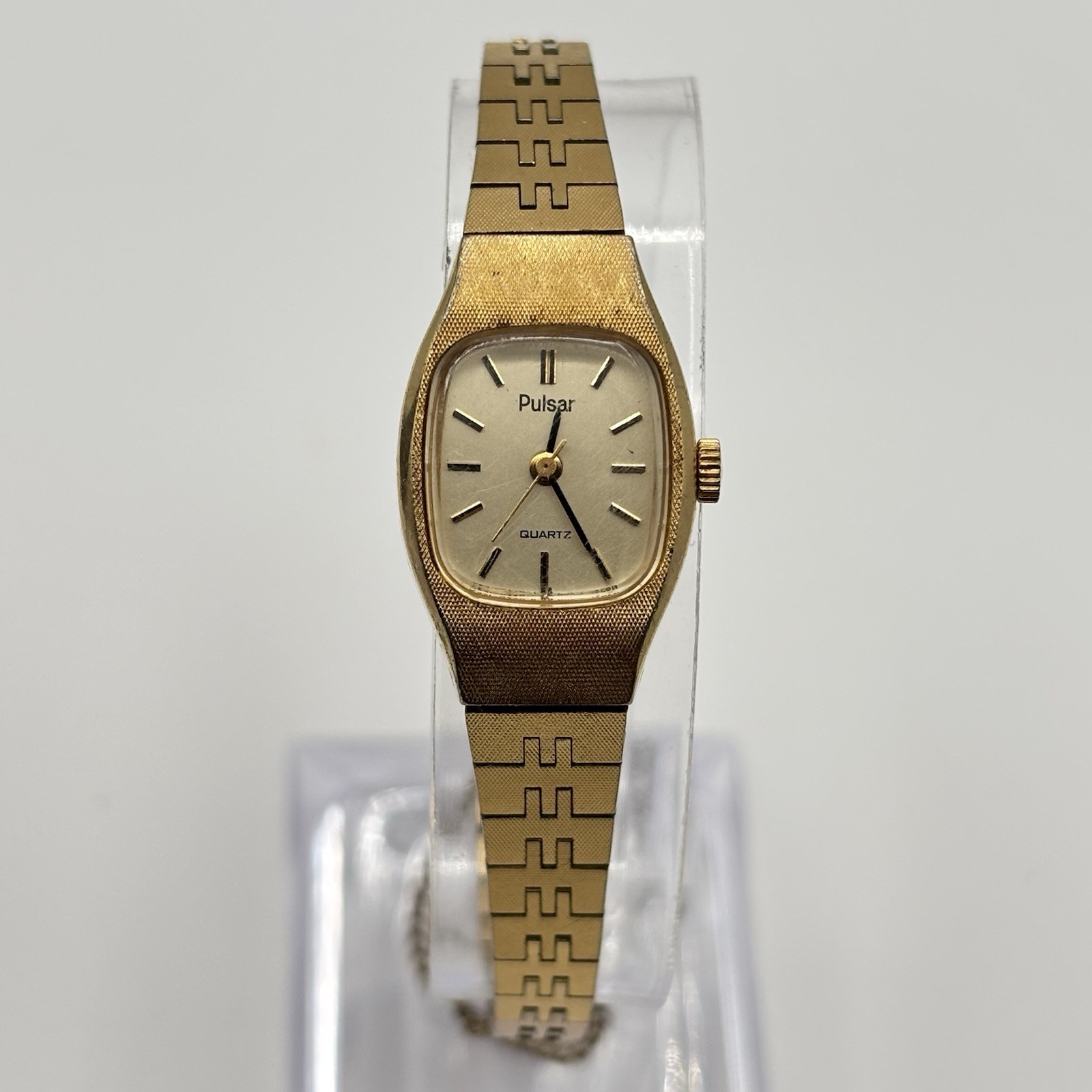 Pulsar V231-5190 Vintage Ladies Gold-Tone Watch Champagne Dial With Safety Chain