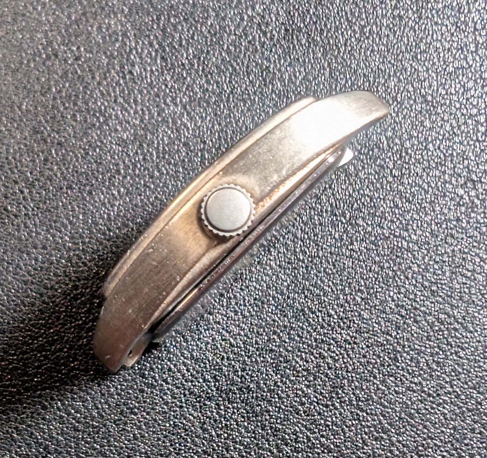VESTAL MODEL SCORPION NO BAND New 371 Battery 5/05/26