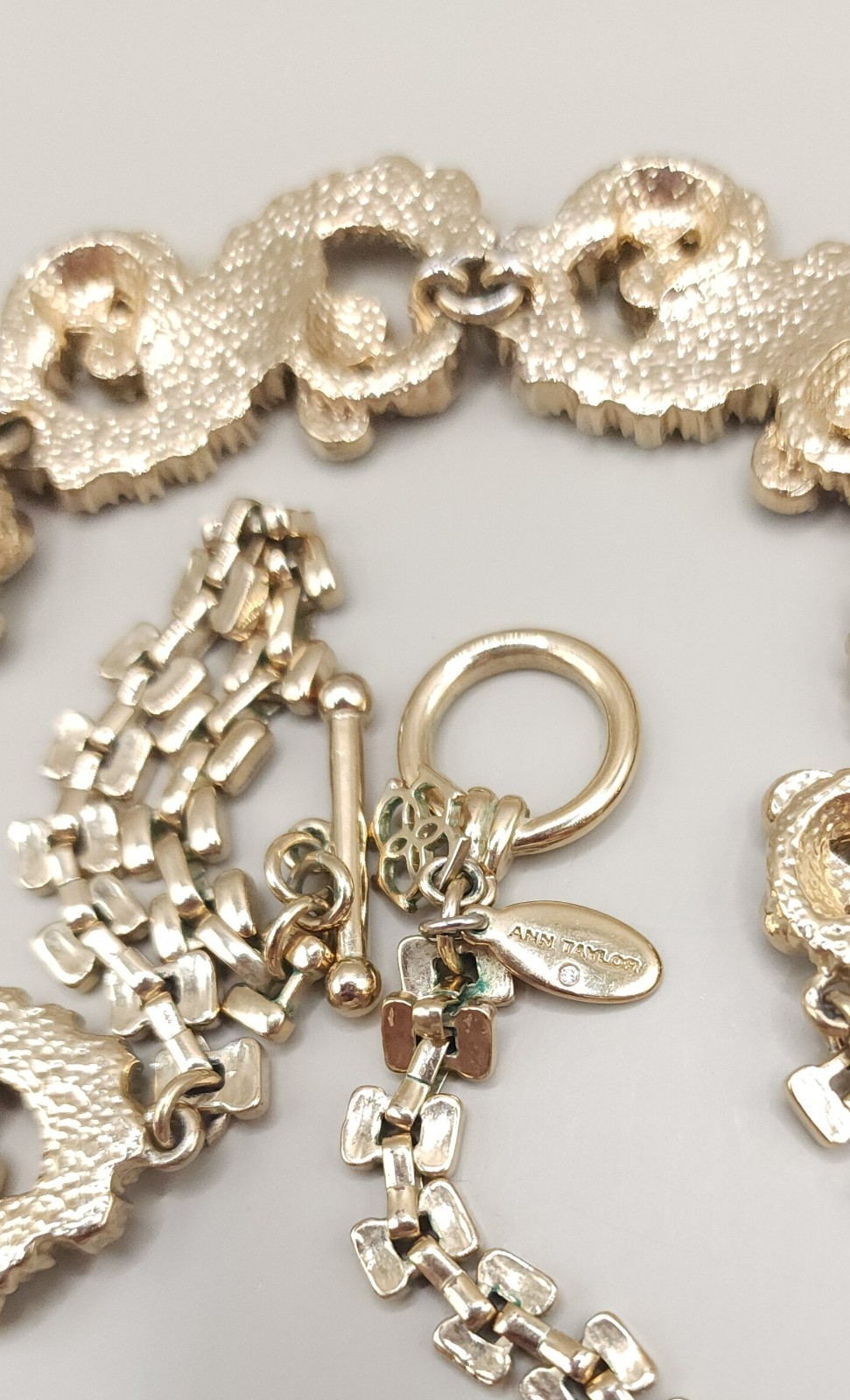 90s Ann Taylor Gold Tone Faux Pearl Rhinestone Statement Toggle Necklace 18 inch