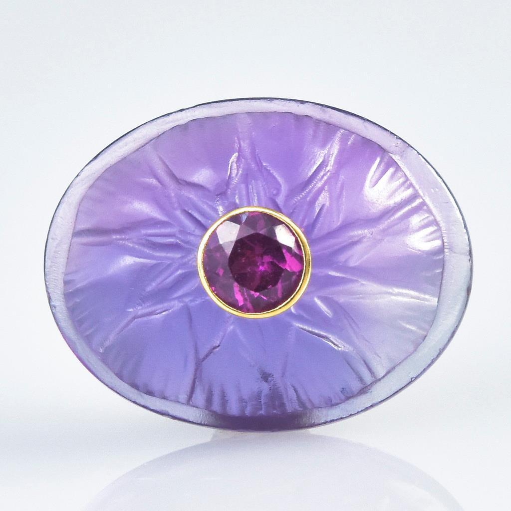 1.95 g Carved Lotus Purple Amethyst Cabochon & Rhodolite Gemstone Inlay 17x13mm