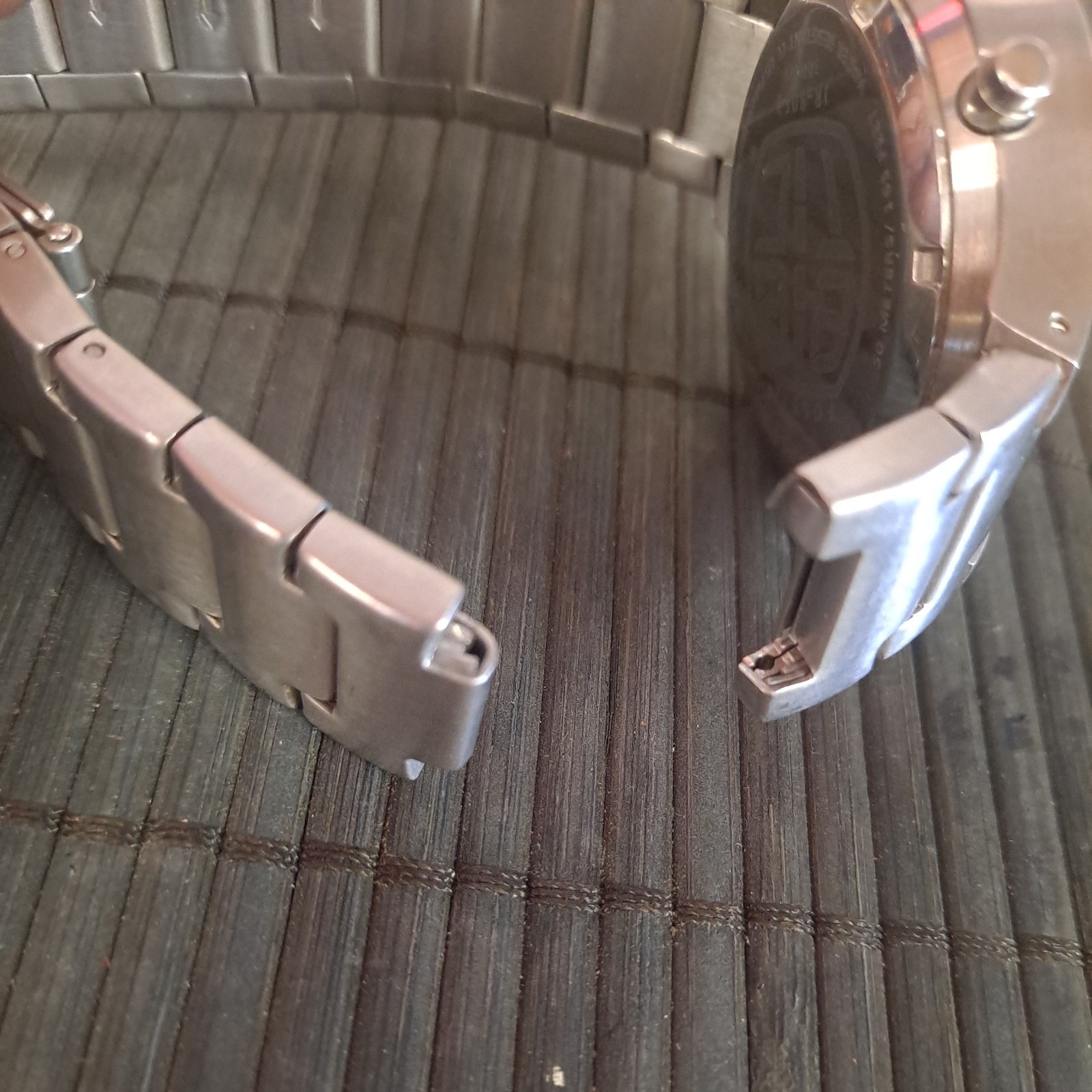 FOSSIL Big Tic JR-8052 Blue needs battery and band repair