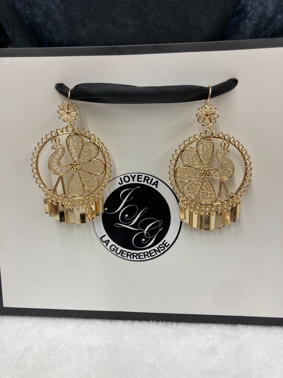 Aretes de oro laminado para mujer