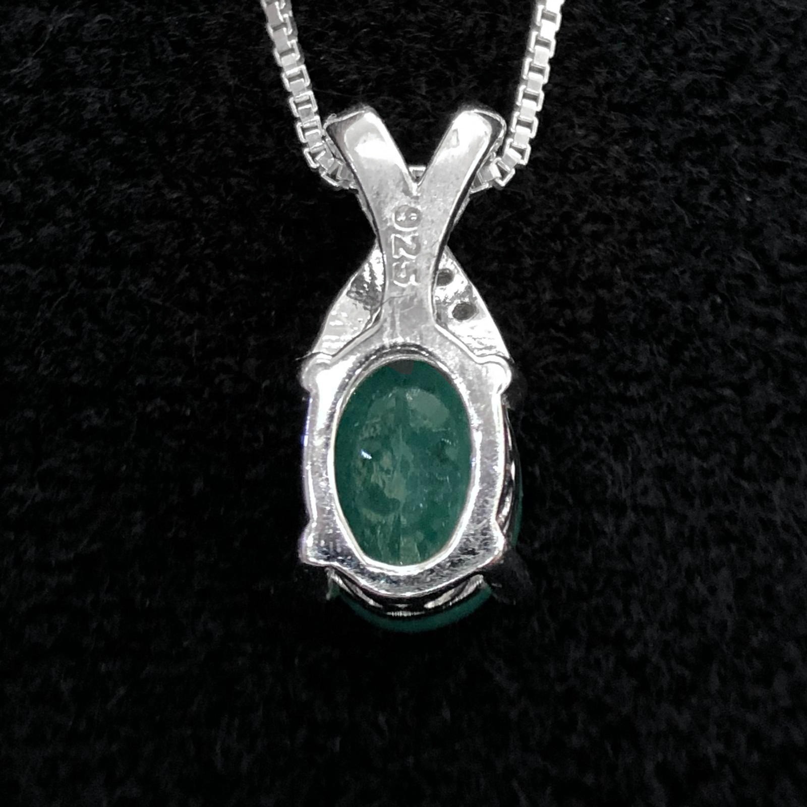 Natural Emerald Gemstone 925 Sterling Silver Pendant Oval Top Rich Green