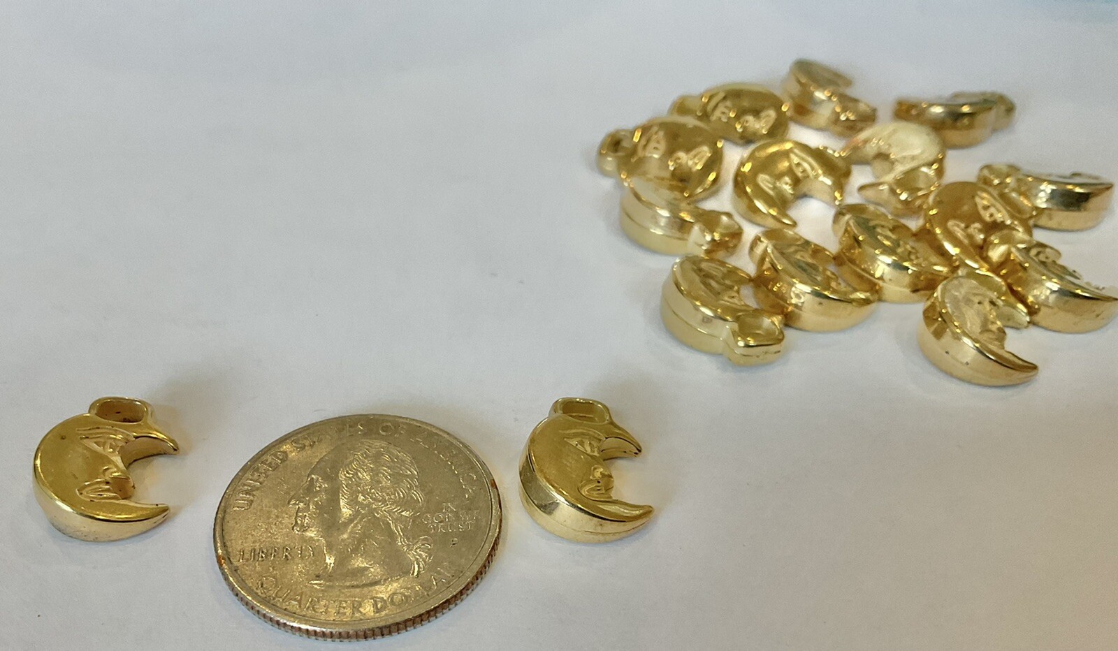18 MM PLEXI PLATED CHARMS MOON GOLD 100 PCS $9.99
