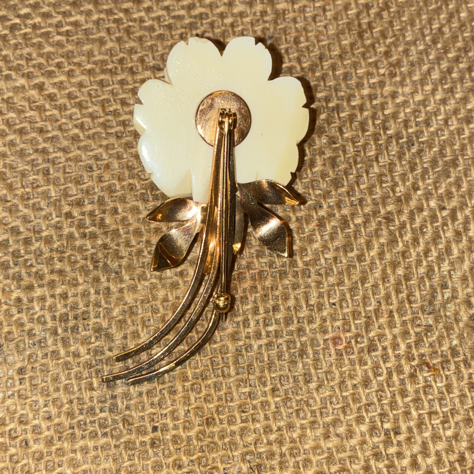 Ivory Rose Flower Brooch Pin Gold-Tone Stem & Leaves Plastic Metal No Stone