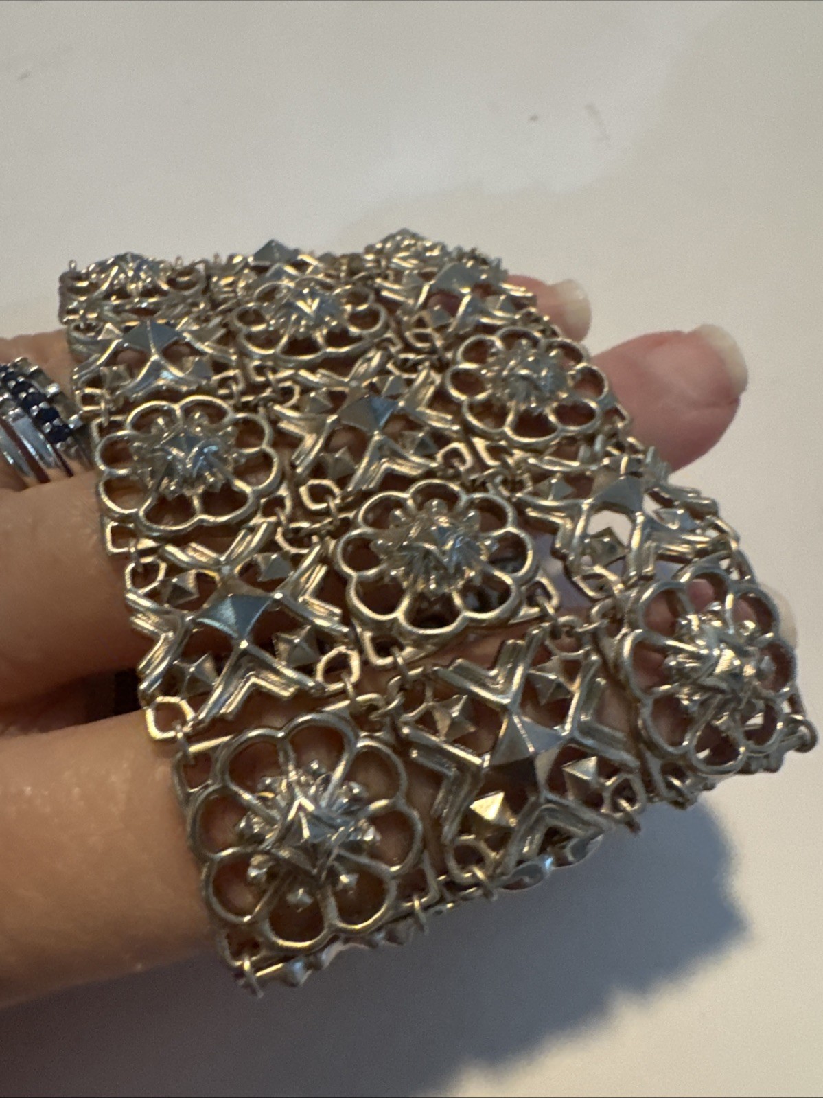 Kendra Scott Bracelet Goldtone Gorgeous Cuff 2” Wide X 7” Long