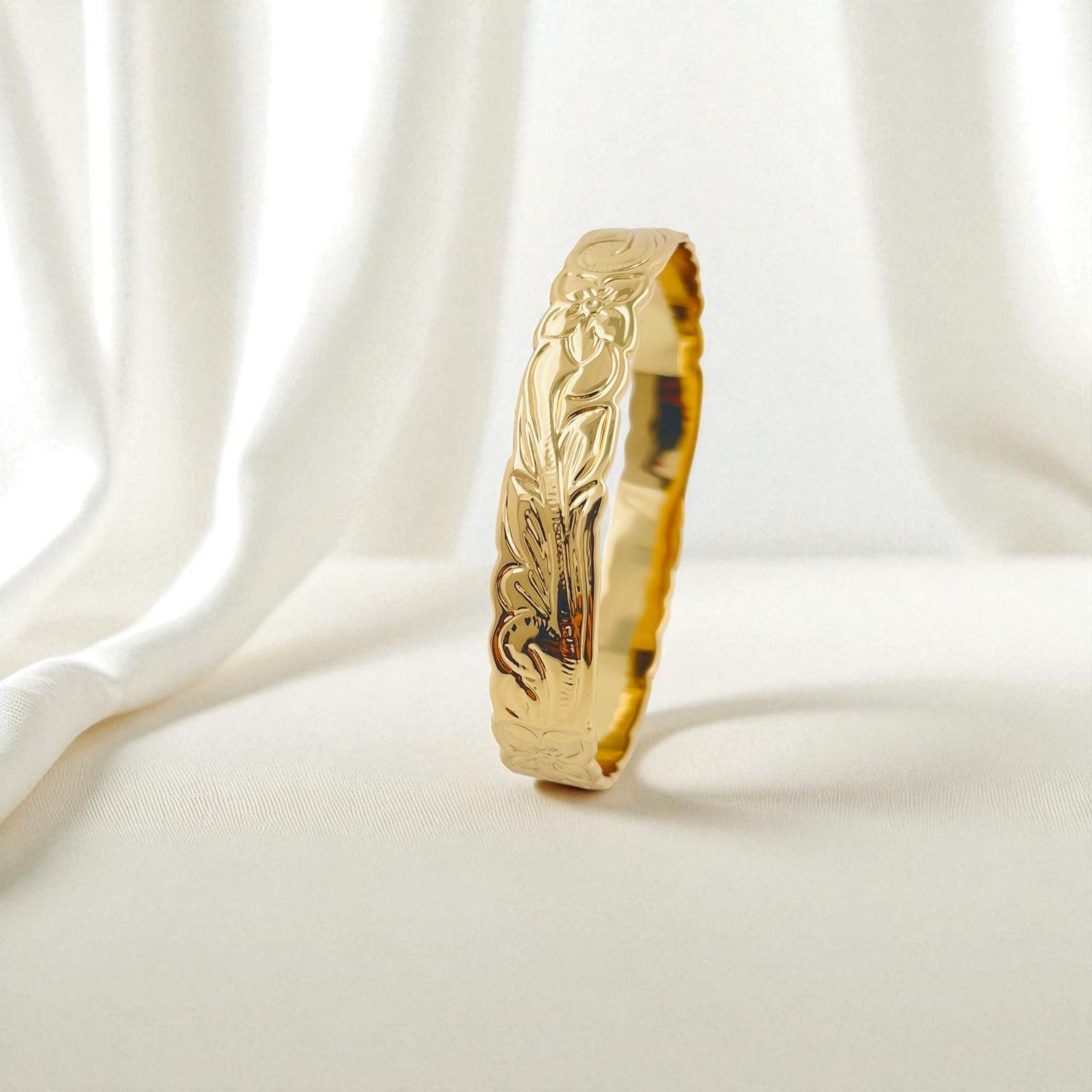 10mm Traditional Oval Hawaiian Heirloom Bangle Bracelet