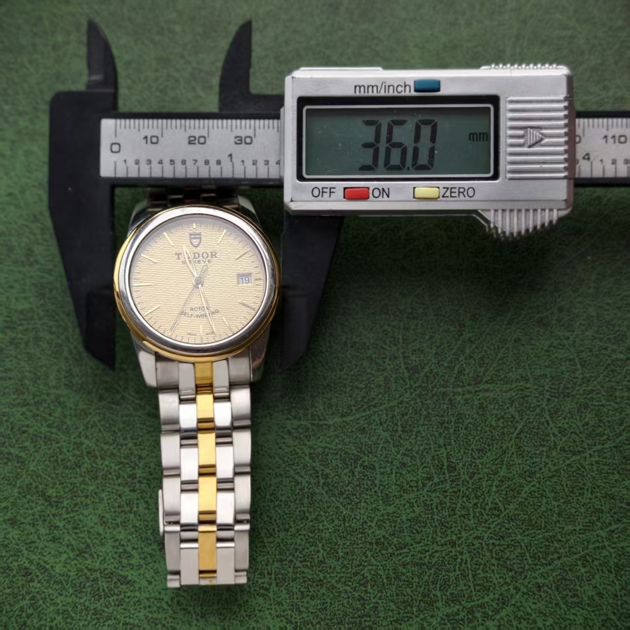 Tudor Linen Champagne Dial Glamour 55003 Men’s Watch Automatic 36mm Date