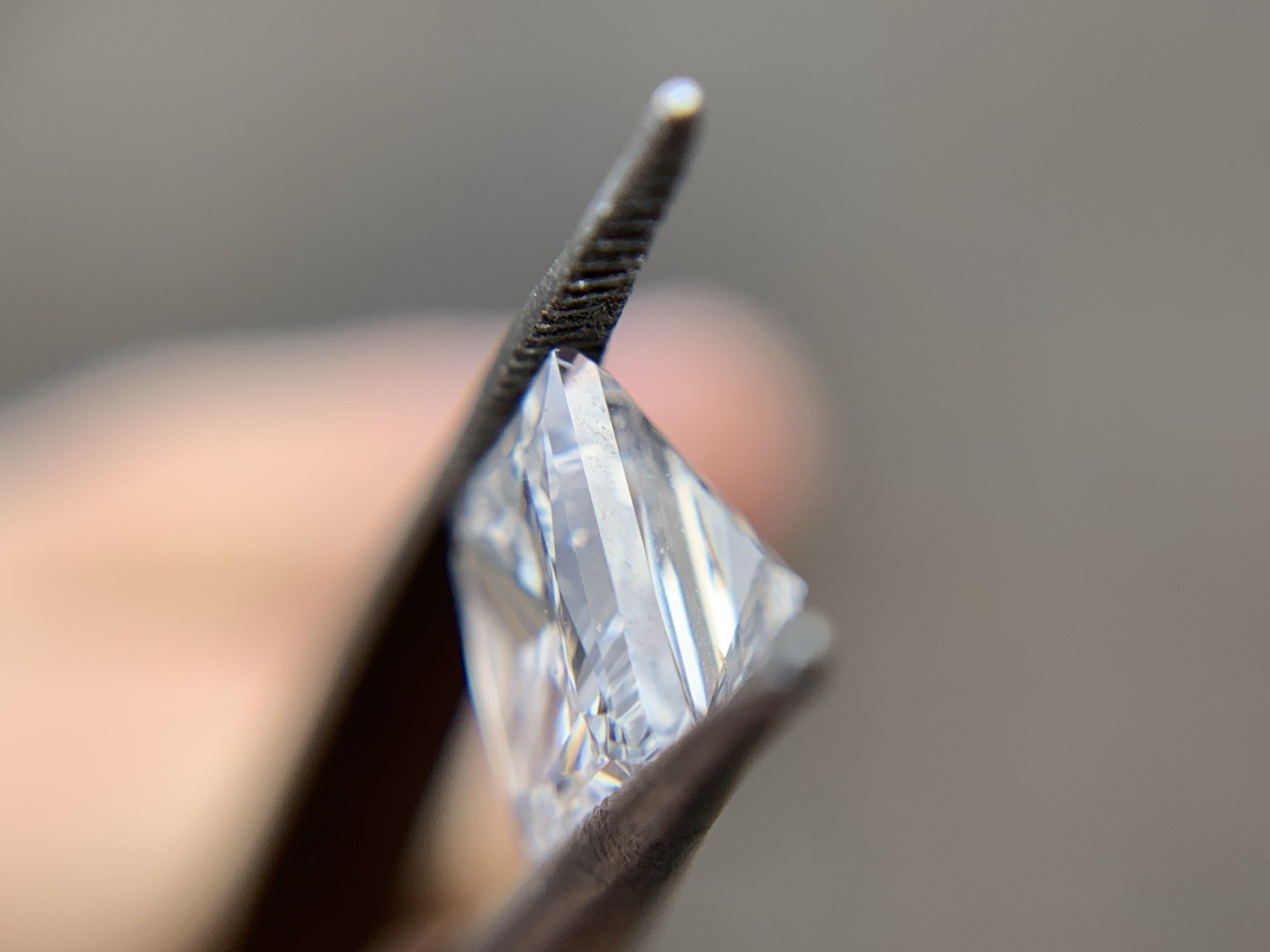 GIA 2.01 CT Princess Cut Square Modified Loose Diamond (SI2, H, Very Good/Good)