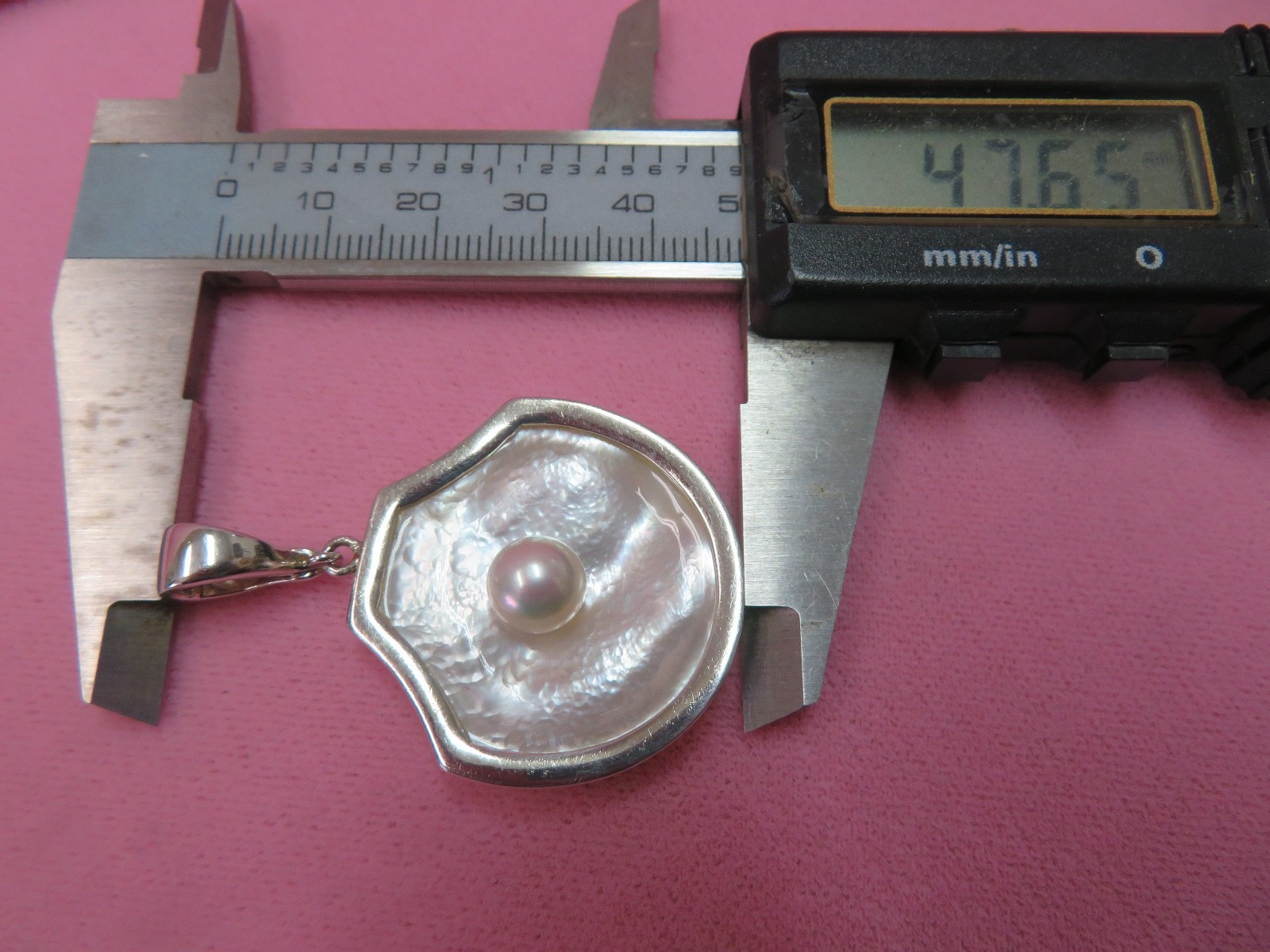 GSJ 925 Sterling Silver Mother of Pearl & Pearl Pendant 9.99 Grams