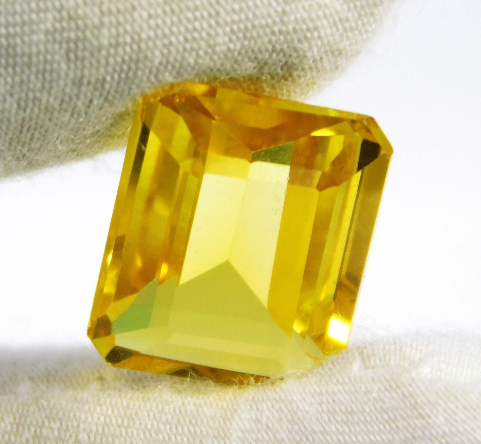Natural 8.15 Ct Ceylon Yellow Sapphire Emerald Cut 12.8x10x5.1 Mm Loose Gemstone