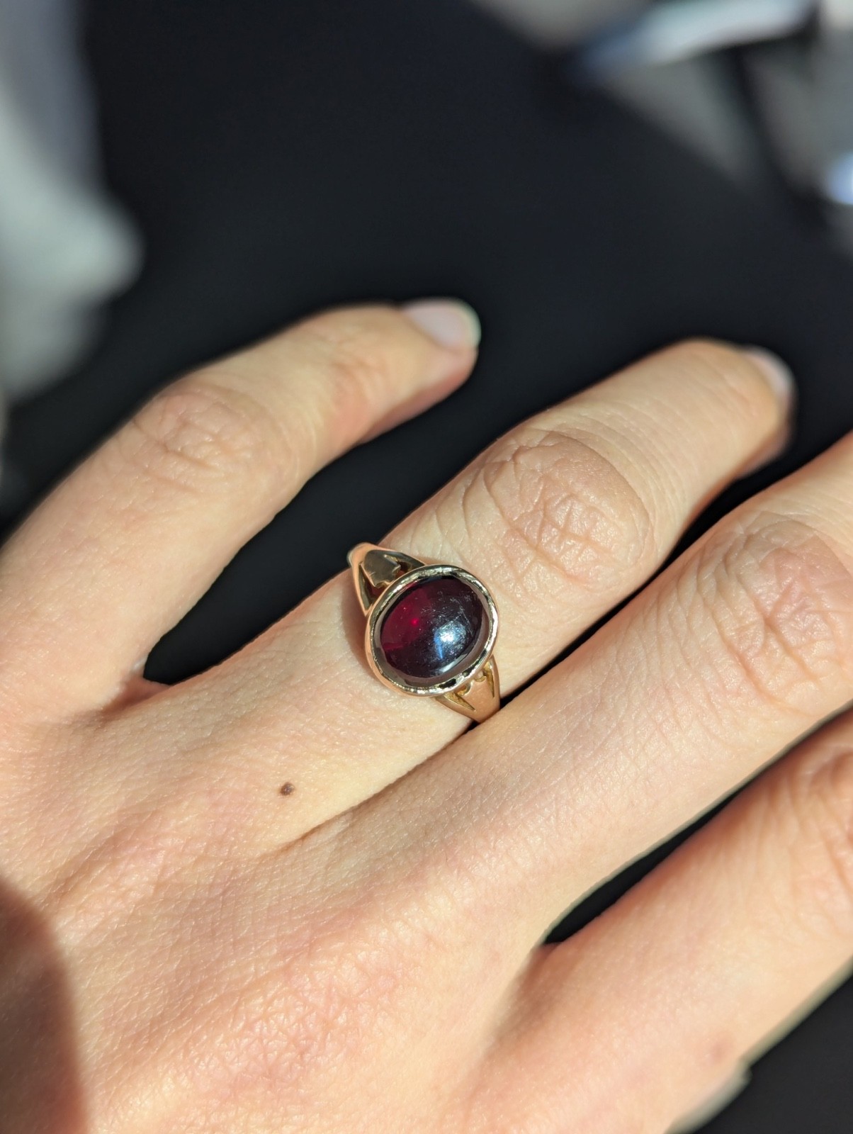 Antique Victorian Garnet Cabochon 9ct Rose Gold Signet Ring Oval Bezel I.5 / 4.5