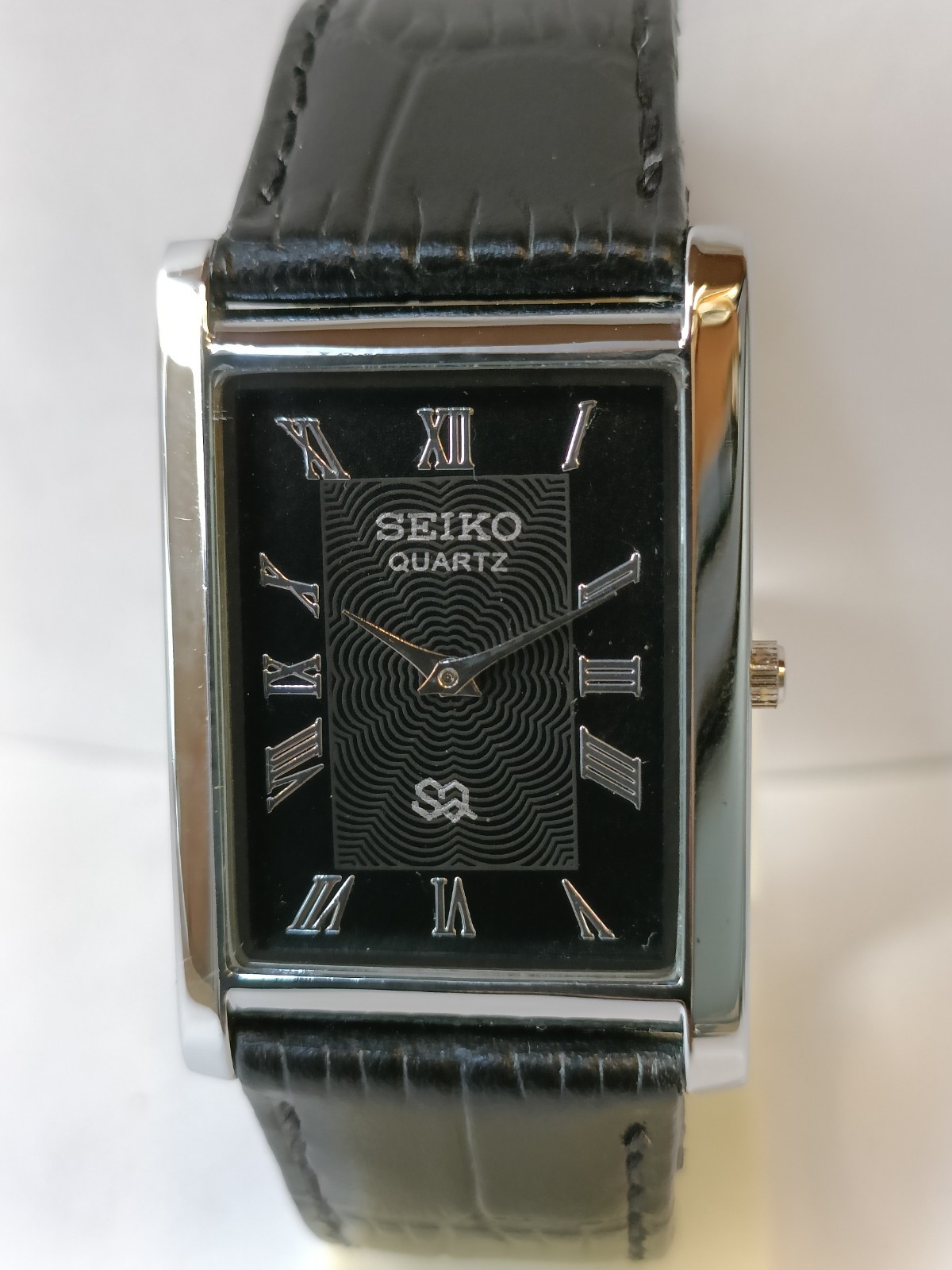 VINTAGE SEIKO SLIM QUARTZ BLACK DIAL JAPAN MEN’S WORKING DRESS WATCH