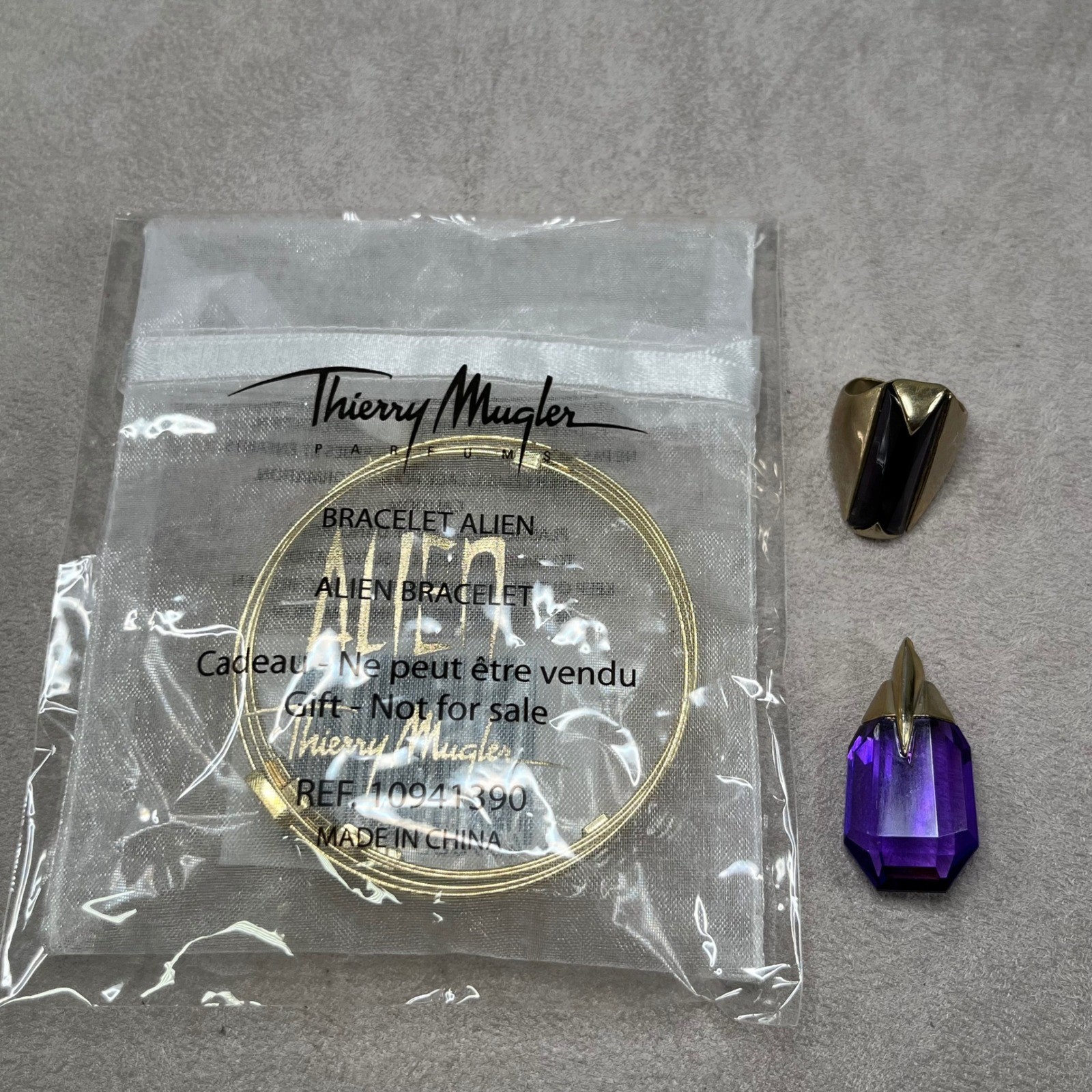 Thierry Mugler Alien Parfums Jewelry Set Bracelet Ring Pendant Purple Gold Tone