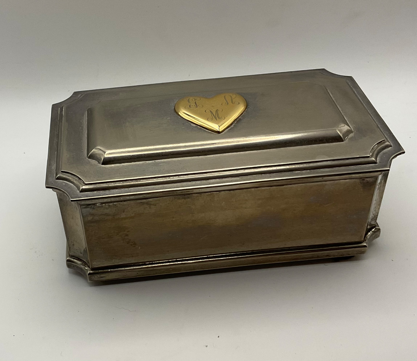 Lenox Williamsburg silver plated jewelry box with heart 7×4 1/4×2 1/2 inches