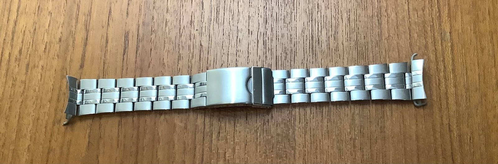 Stainless Steel 3-Link Bracelet Flip Lock Clasp Watchband 22mm Curved Ends NOS