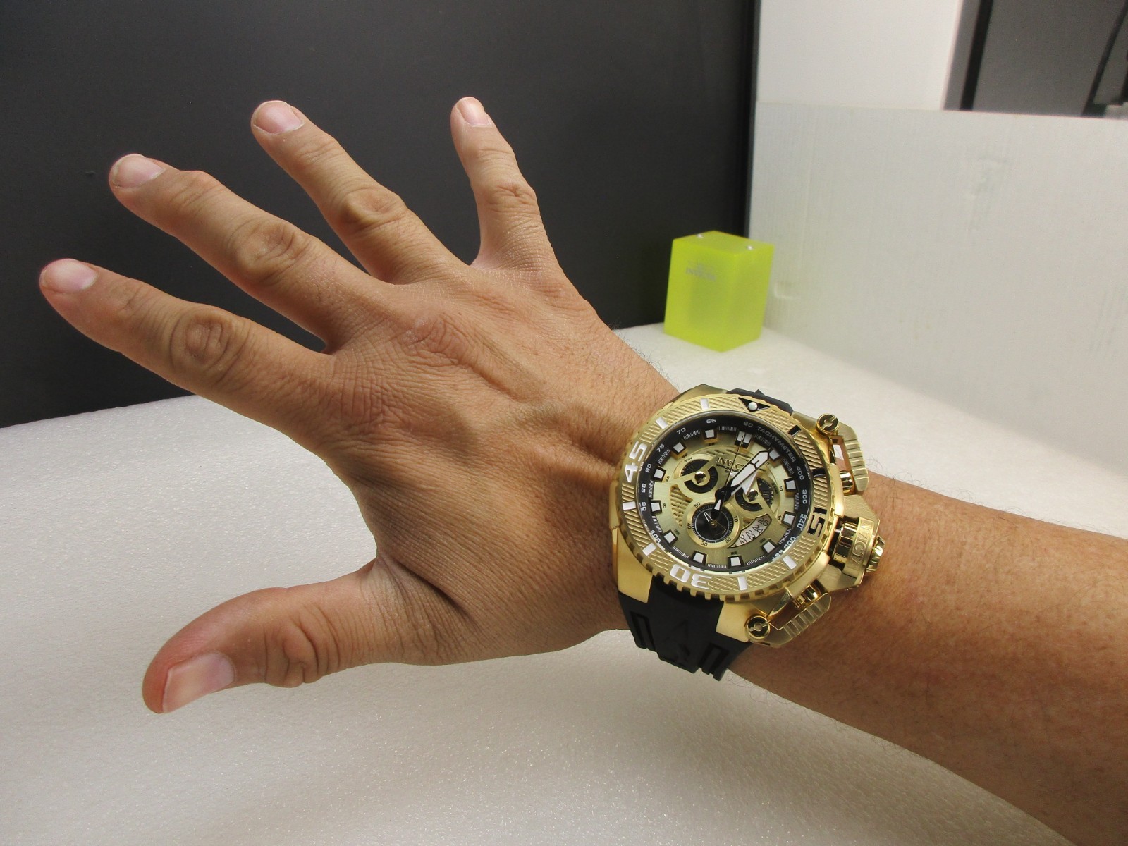 Invicta Sea Hunter full size Men’s Watch 57/69mm Gold tone 49610