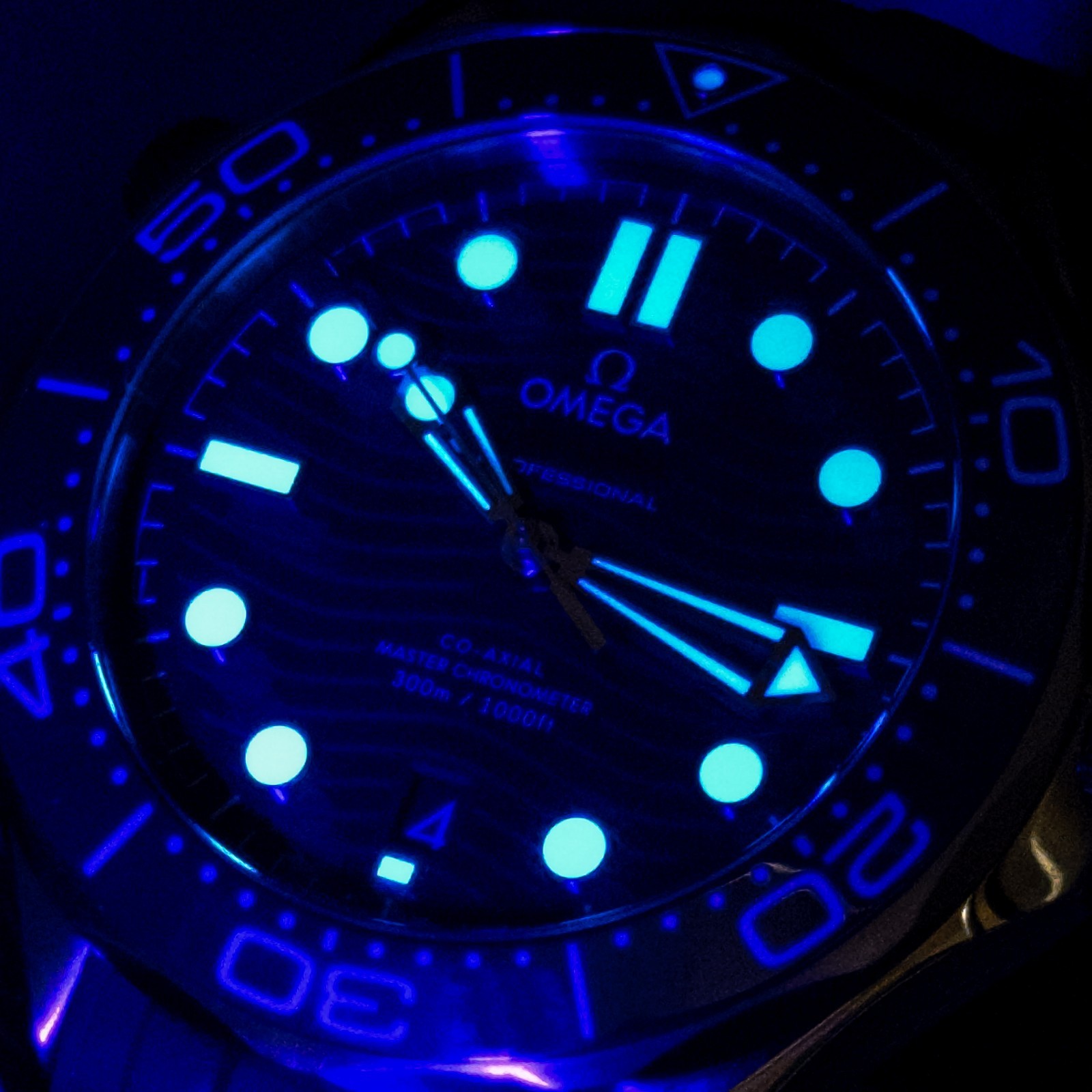 2024 OMEGA Seamaster Diver 300M Gray Wave 6xStraps 210.30.42.20.06.001 Full Set