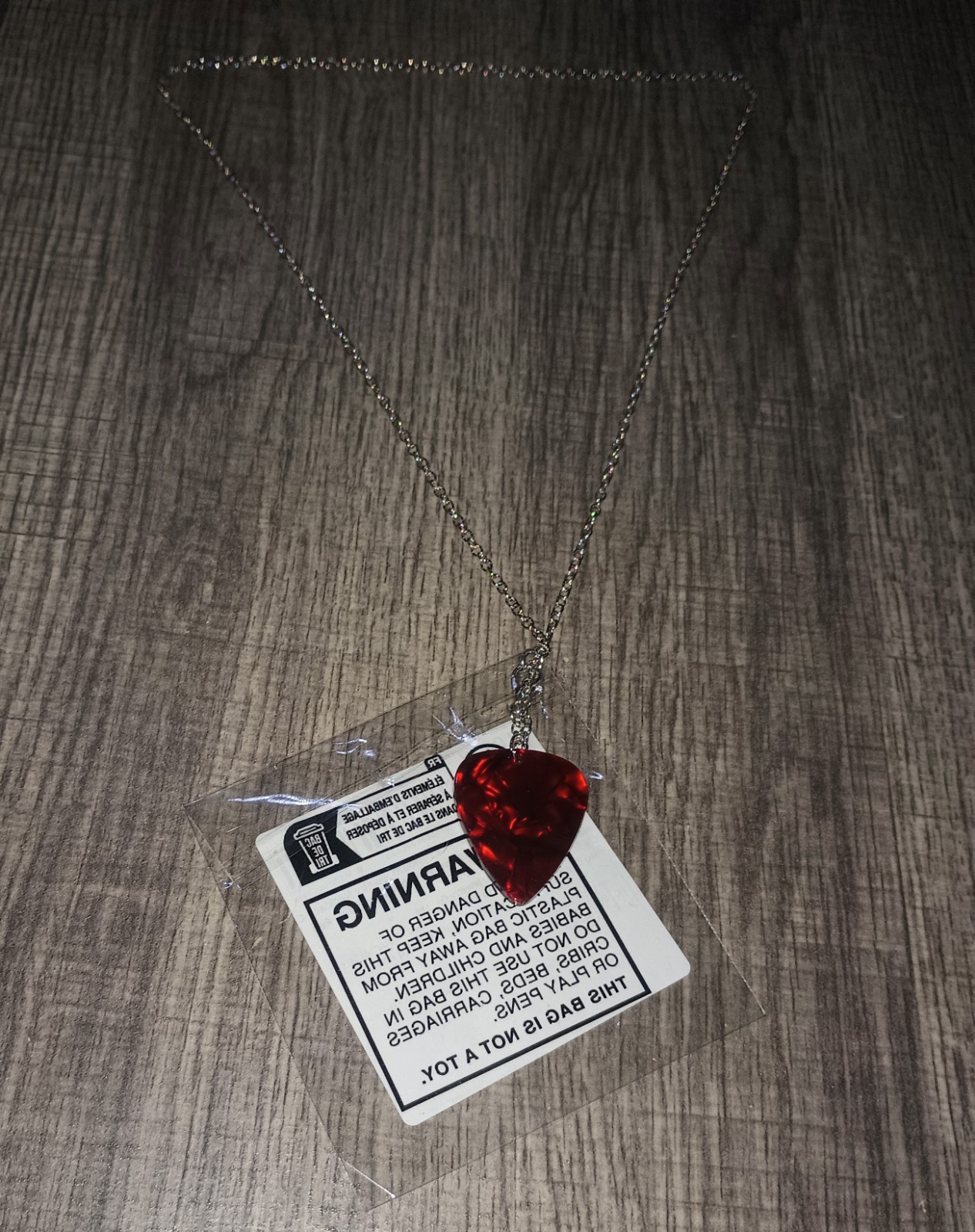 Very Nice Guitar Pick Necklace Red Black Silver Colored Chain