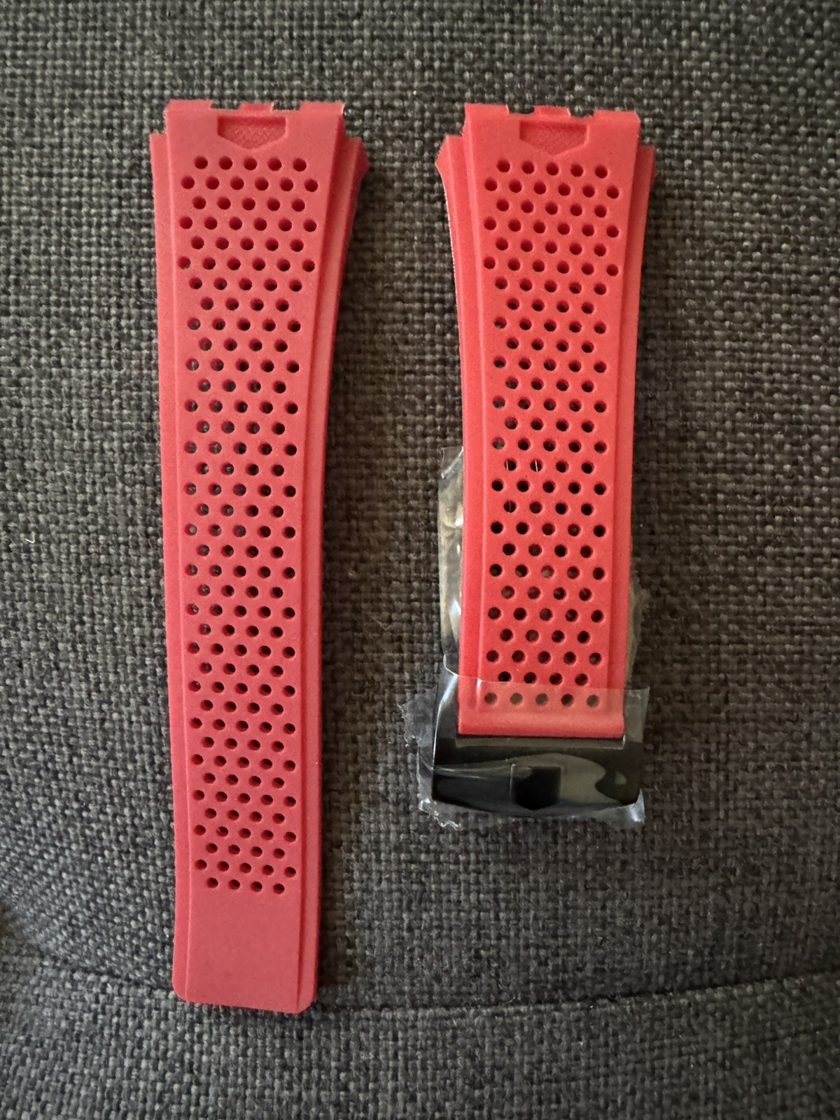 22mm Red Rubber Watch Strap Band For Tag Heuer Carrera FT6044 with Black Buckle