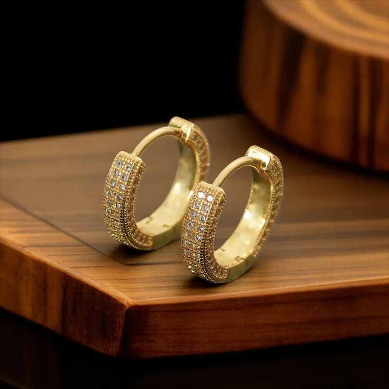 Pendientes aretes con simulado de diamantes chapados en oro para hombres