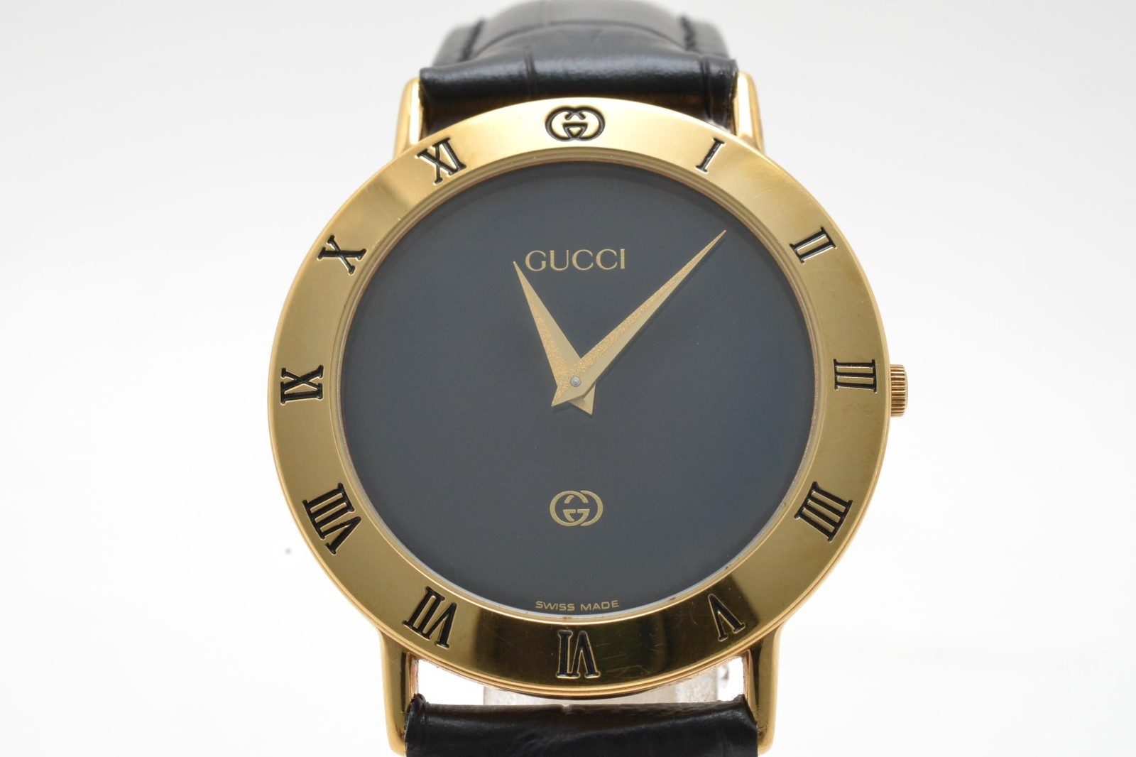 GUCCI 3000M Quartz Men’s Watch Black Dial Gold Roman Bezel Swiss Made