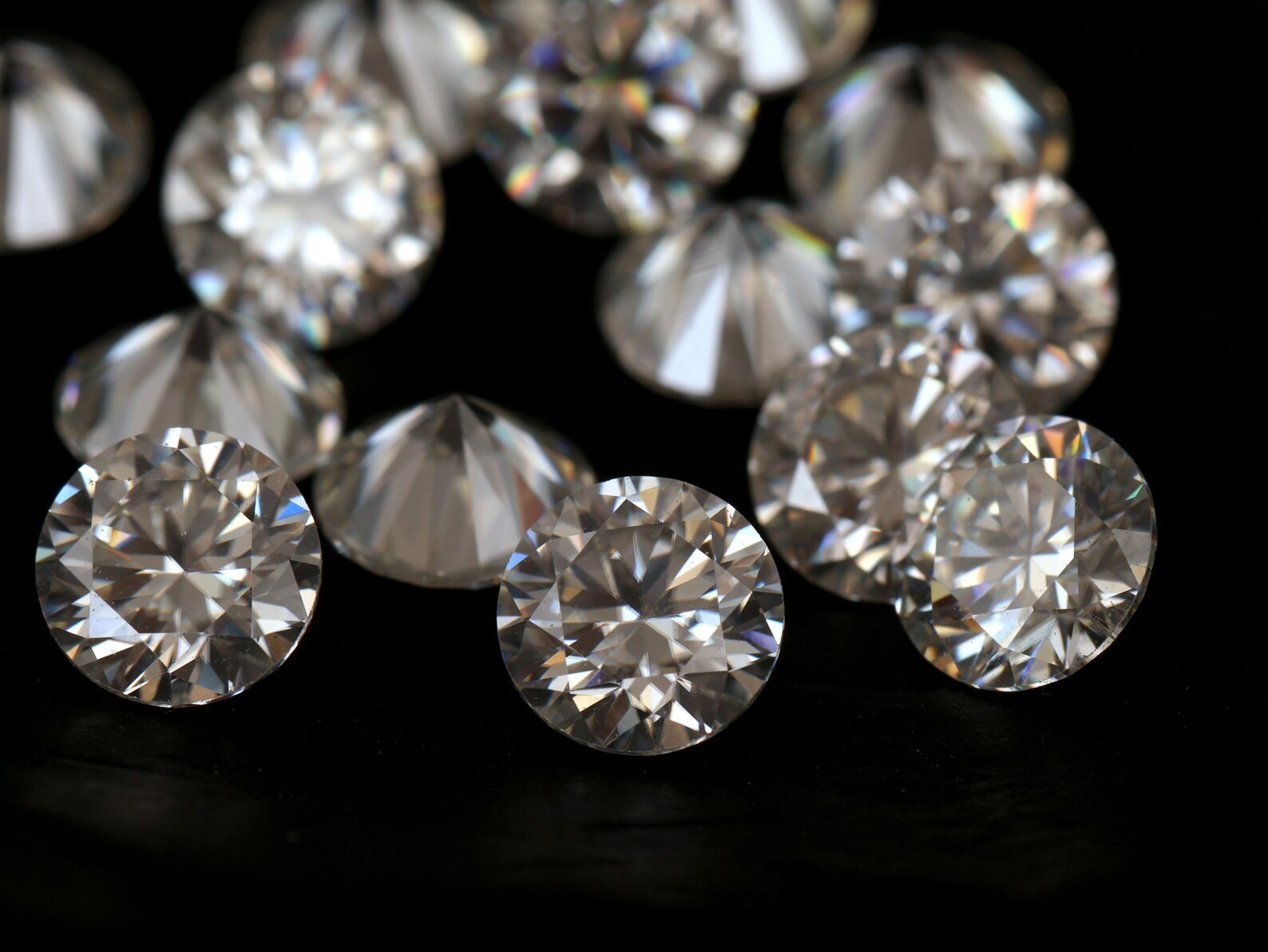 2.5 MM Calibrated Size Moissanite Round White Color D VVS1 Grade Loose Gemstones