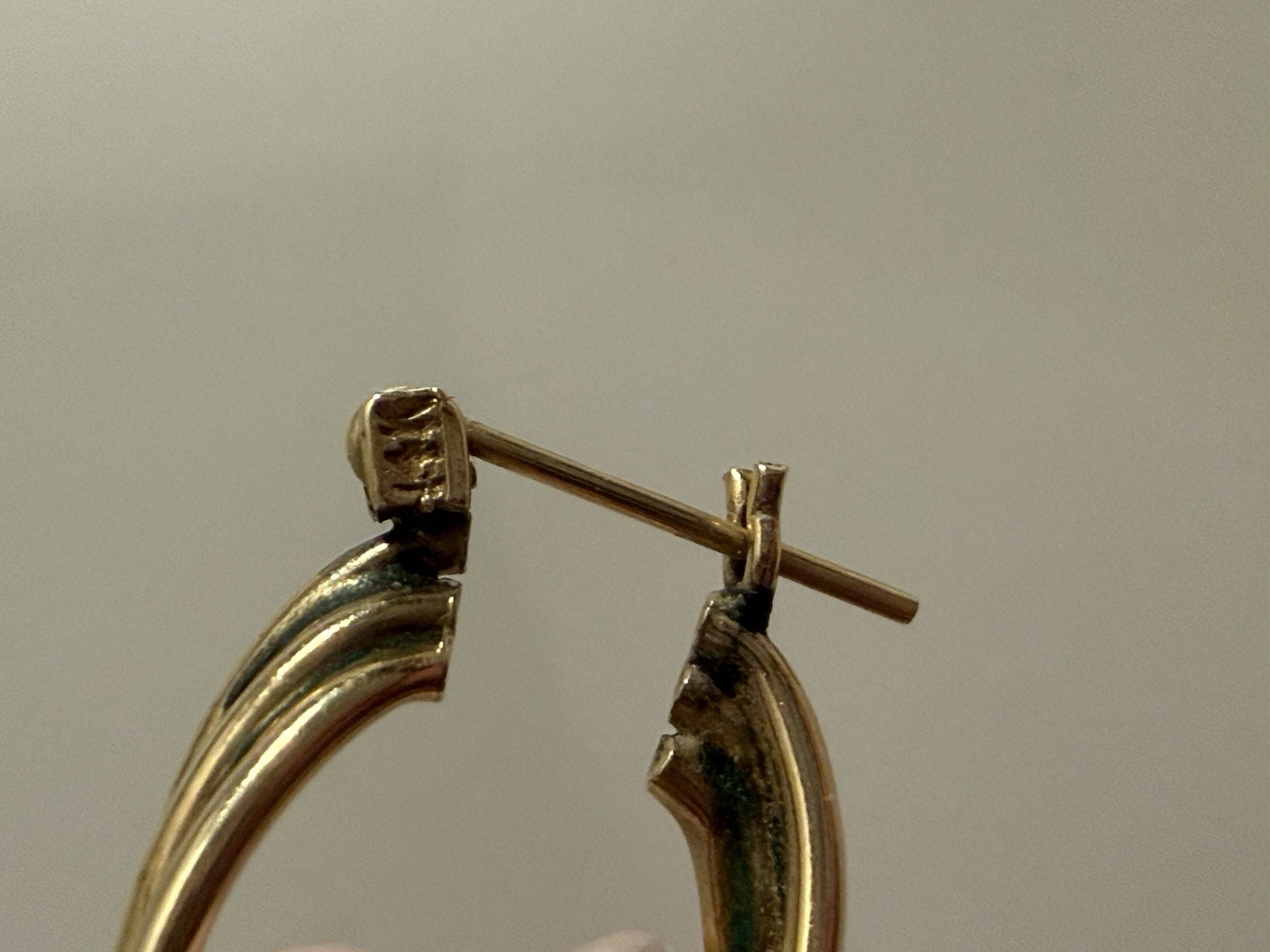 Classic 14K Yellow Gold Earrings 2.56 g Oval Multi Hoop 1″ drop