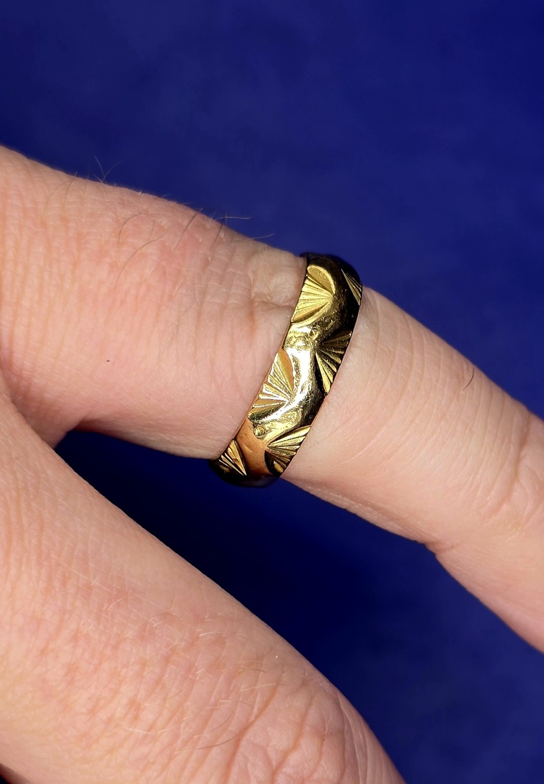 22ct Gold Patterned Band Ring – Classic Textured Design Wedding Band