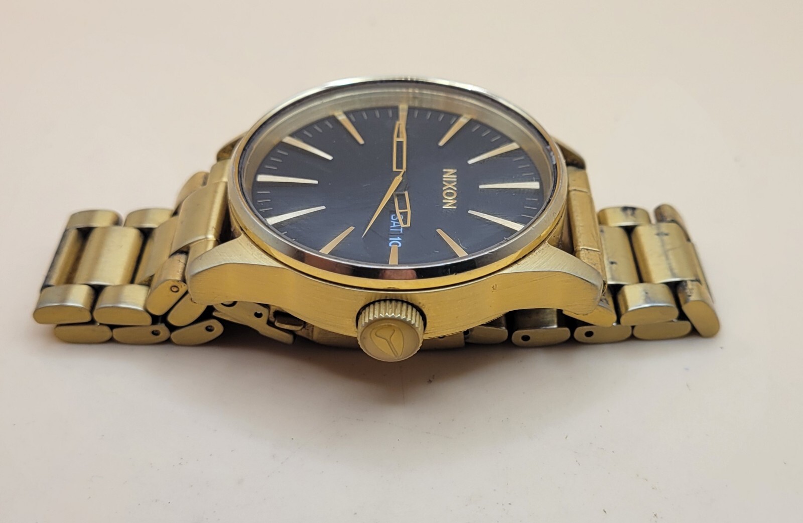 Nixon Mens’ Gold Tone Wrist Watch “Never Be Late” SS Sentry *WORKING* 100M ⌚️