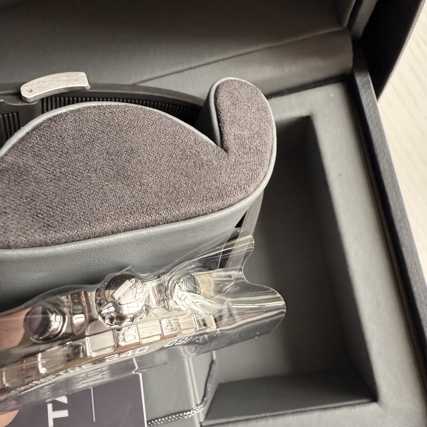 TAGHeuer Formula 1 QUARTZ Chronograph 43 Men’s Watch CAZ101AC RUBBER IN BOX
