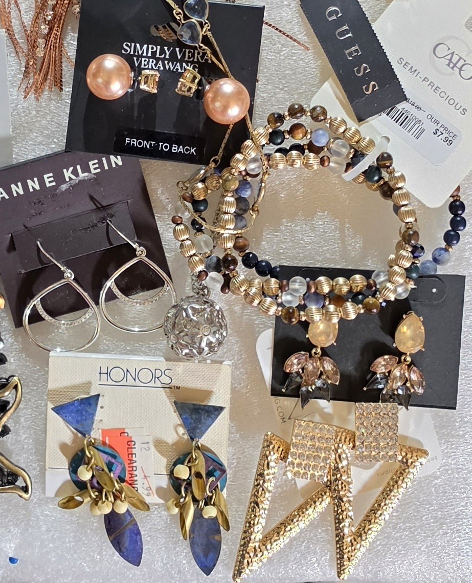 Rhinestones Simply Vera Kim Rogers Cèzanne Roxana Almay Jewelry Lot On Cards